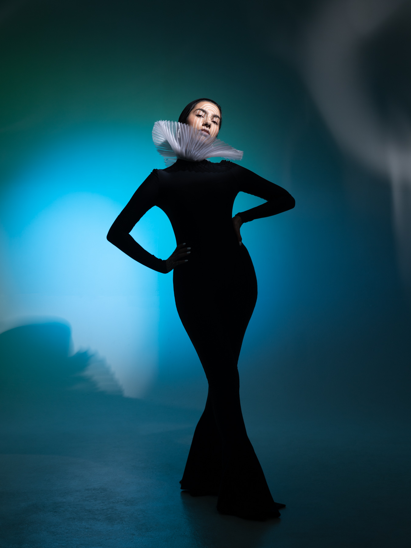 STANDING STILL — Look 26
