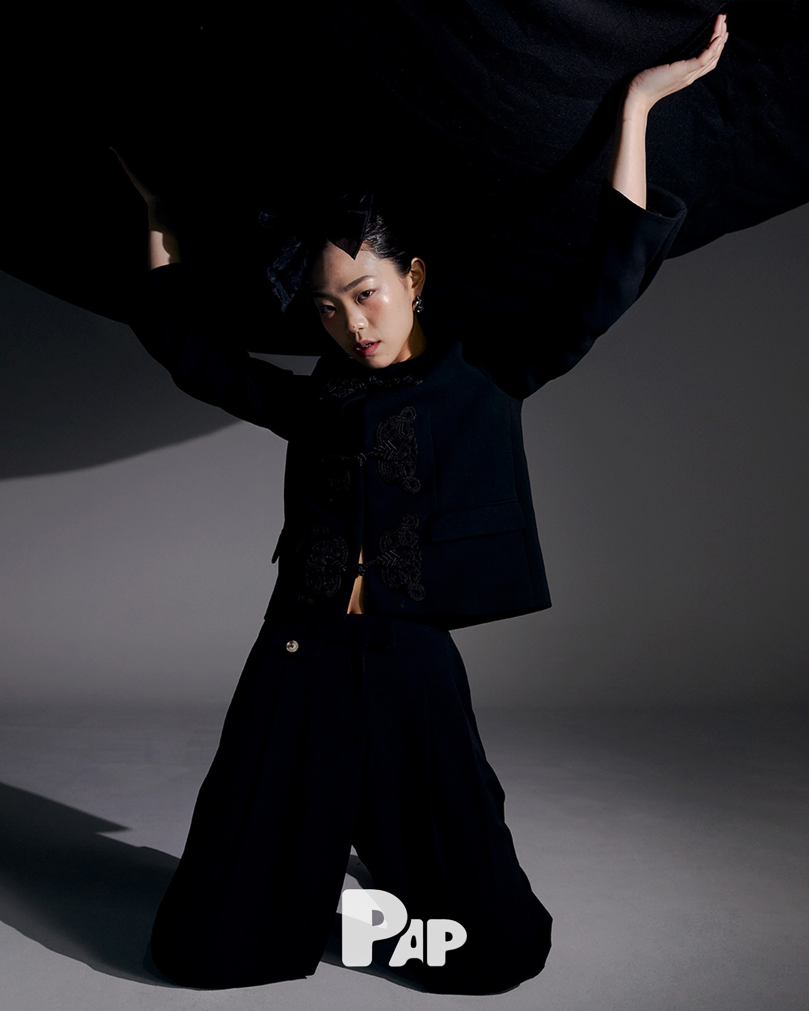 IN MID AIR — Look 6