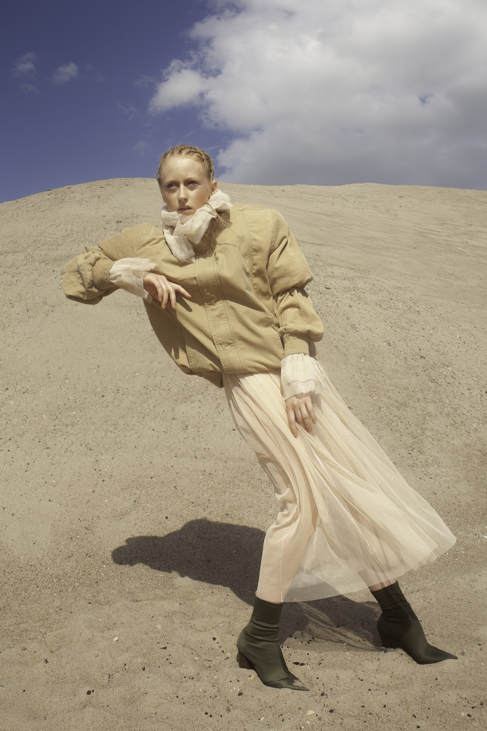 MOTH — Look 2