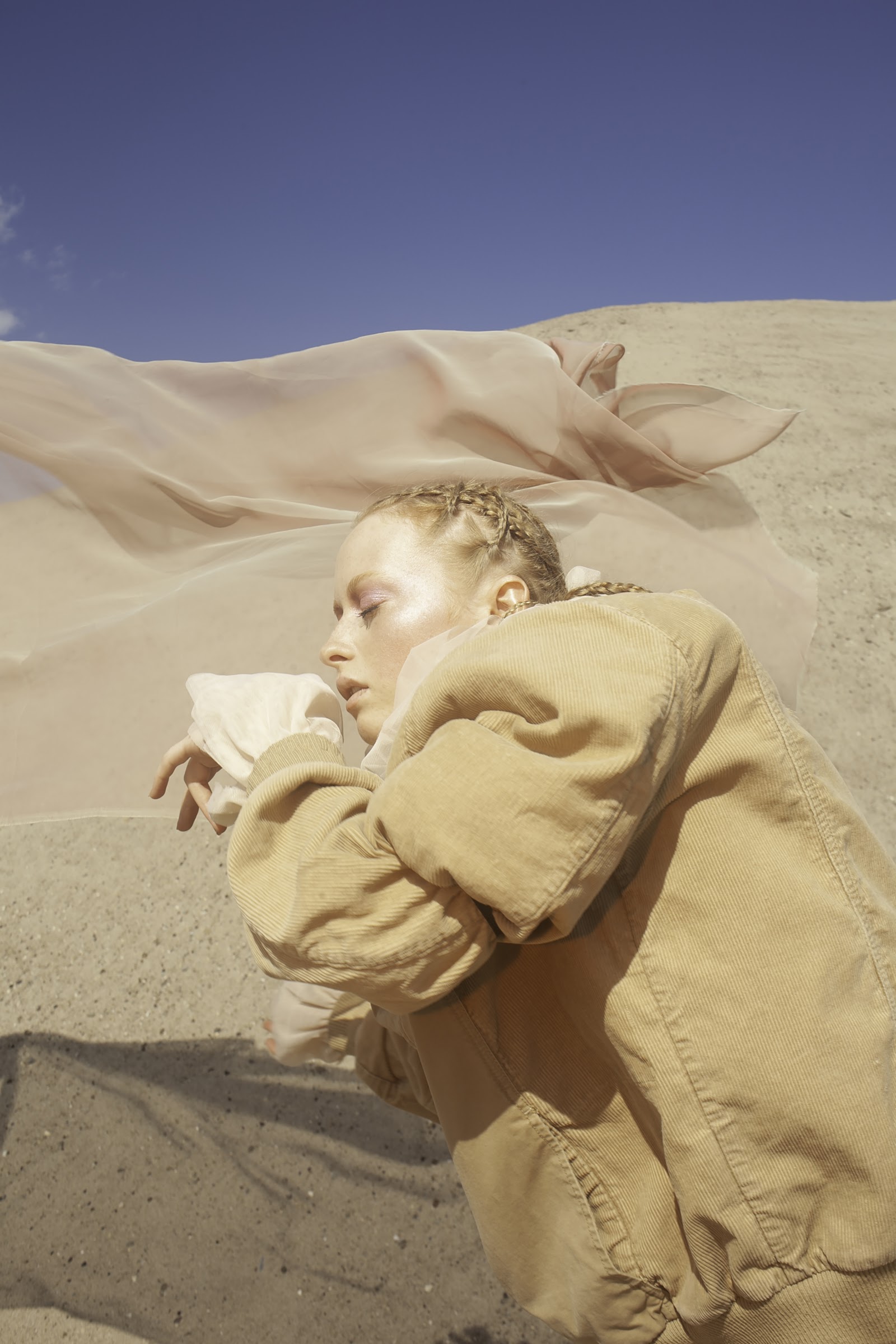 MOTH — Look 3