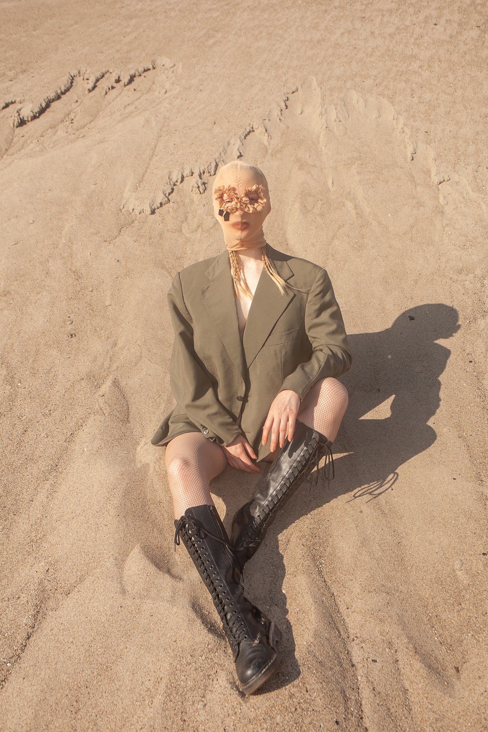 MOTH — Look 9