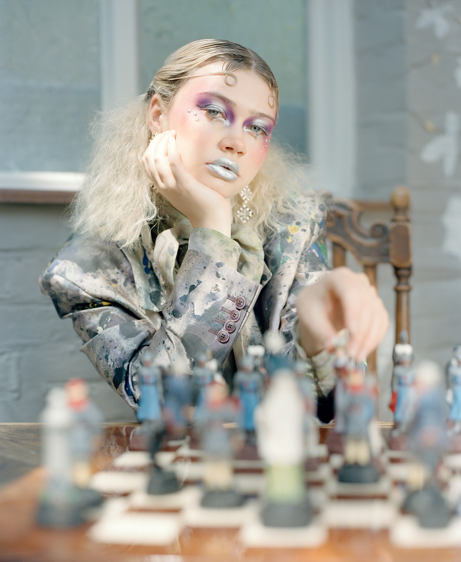 HOUSEBOUND — Look 6