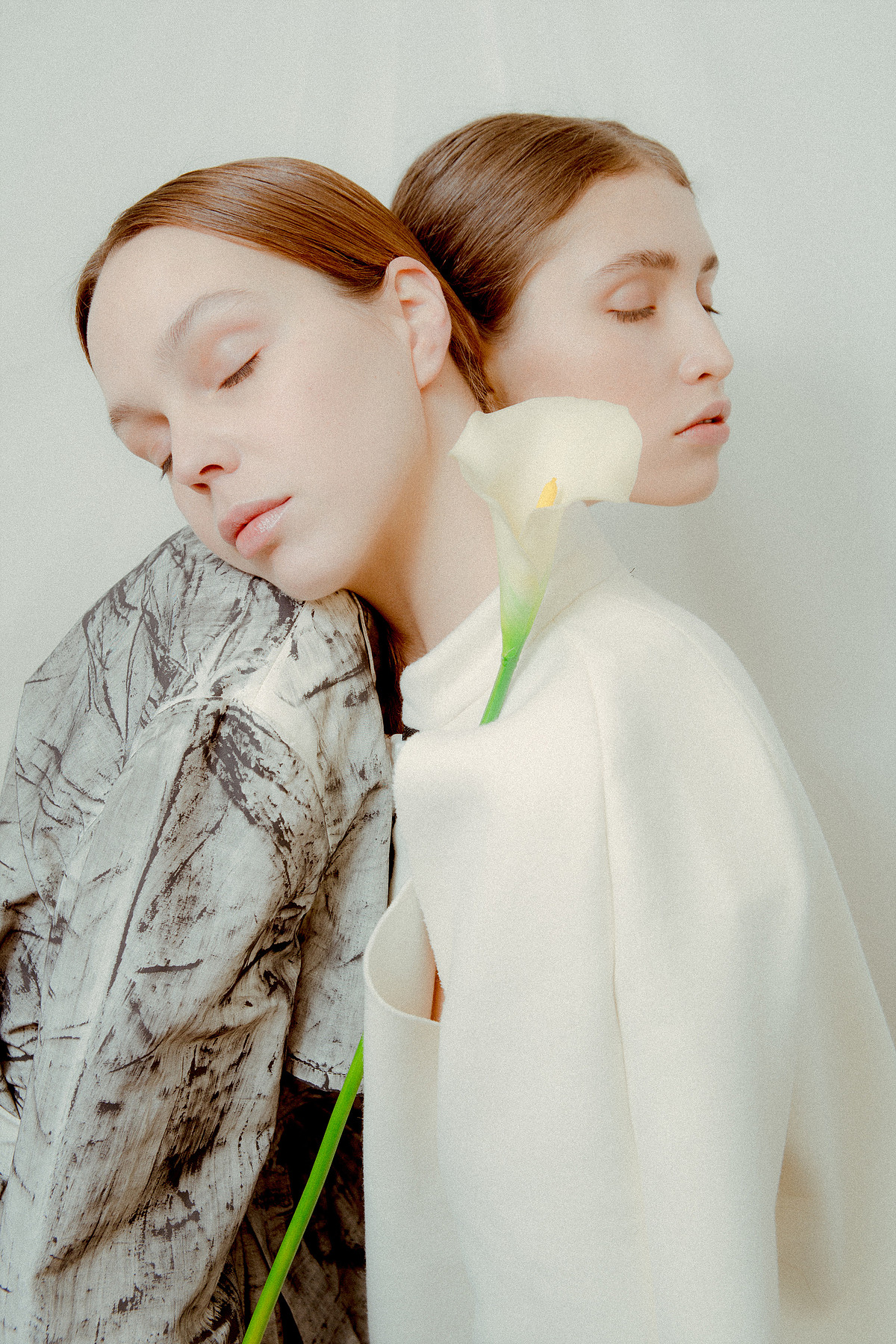 ROMANTIC SISTERHOOD — Look 6