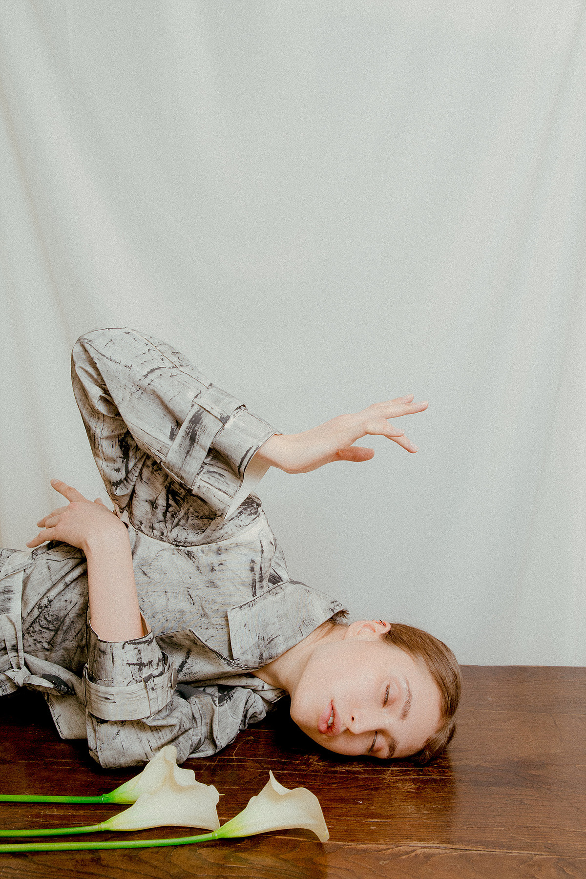 ROMANTIC SISTERHOOD — Look 7