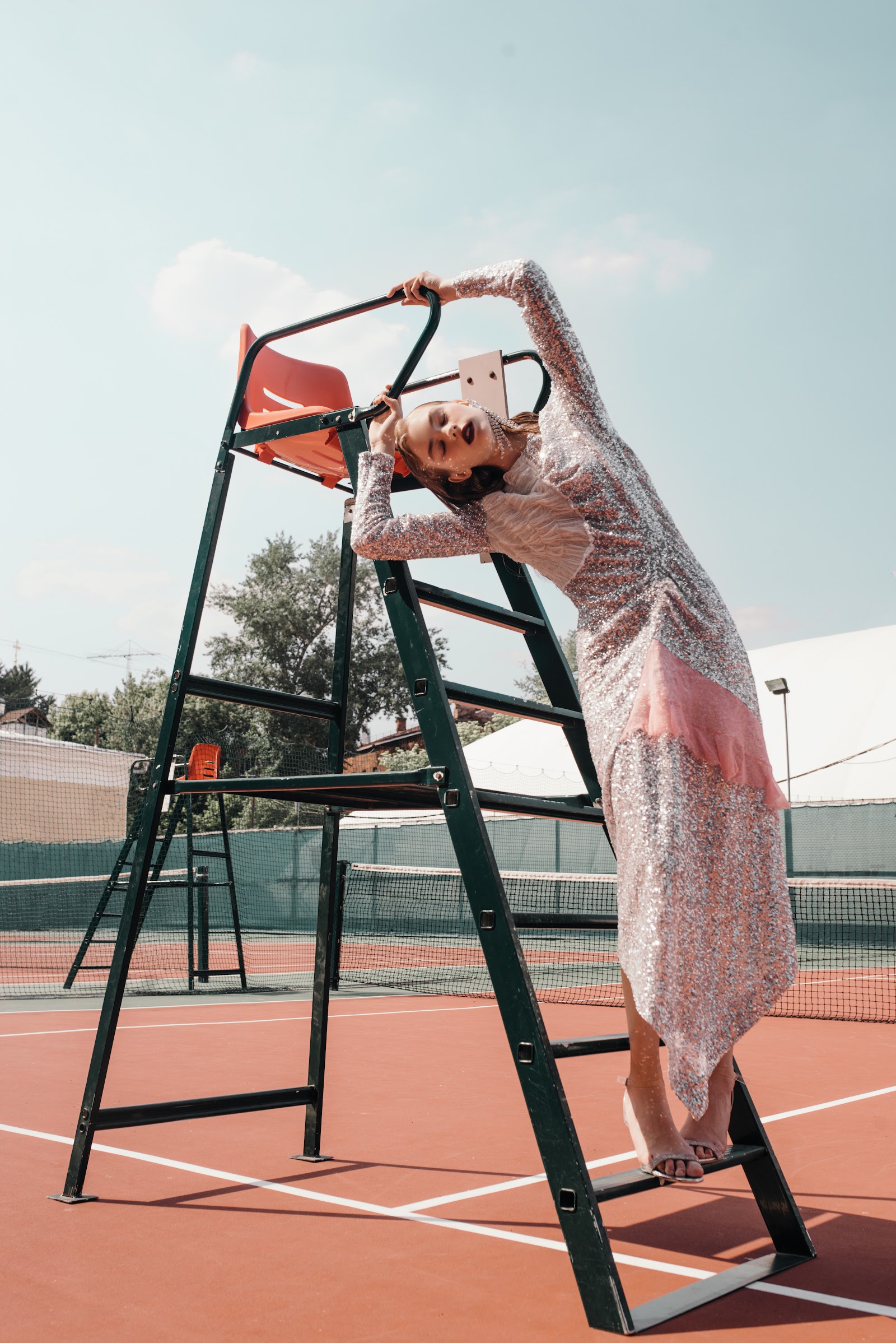 COURT — Look 9