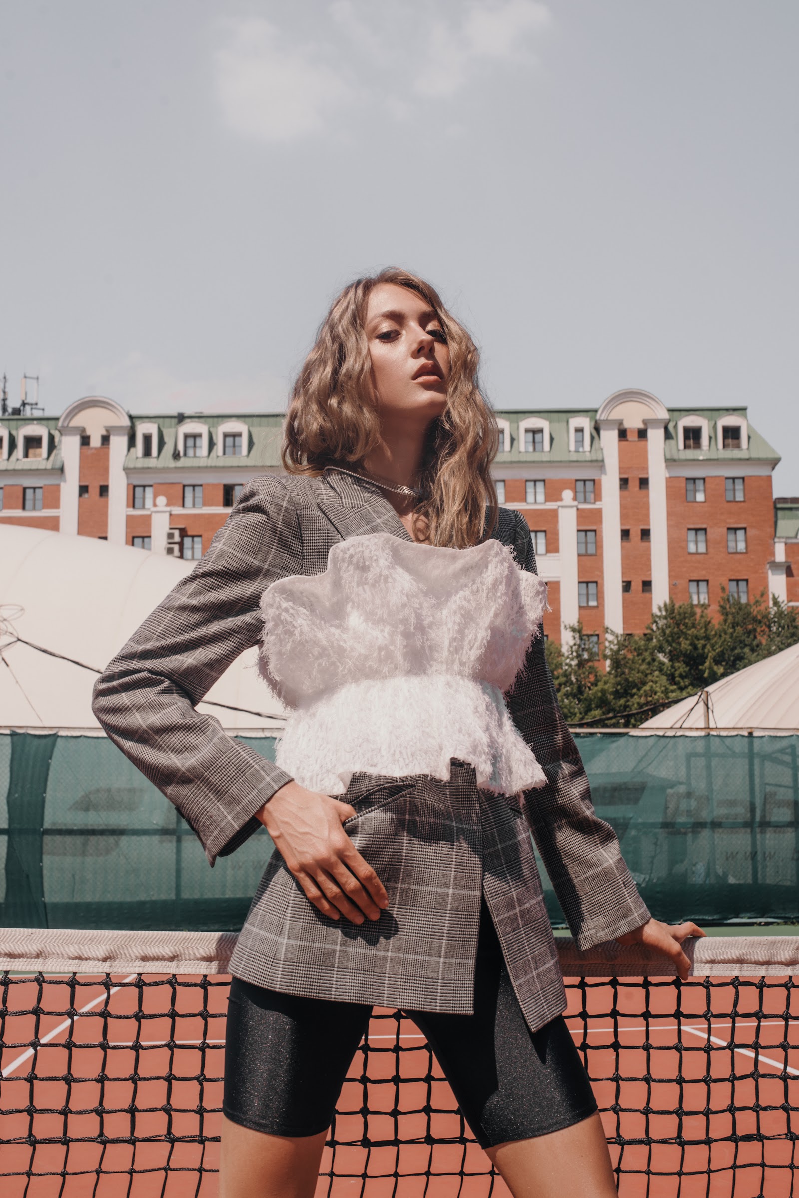 COURT — Look 15