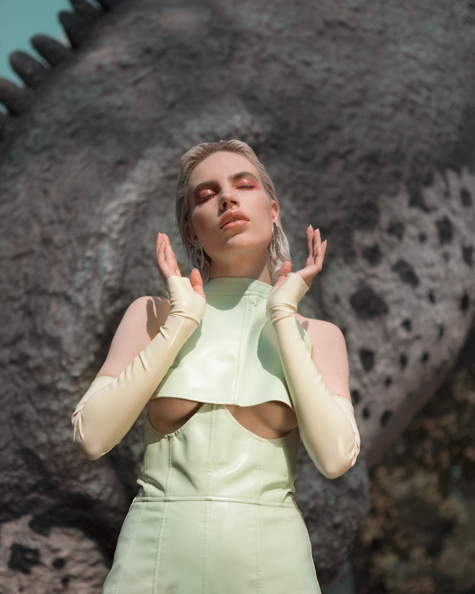 EXTREMELY PRIMITIVE — Look 6