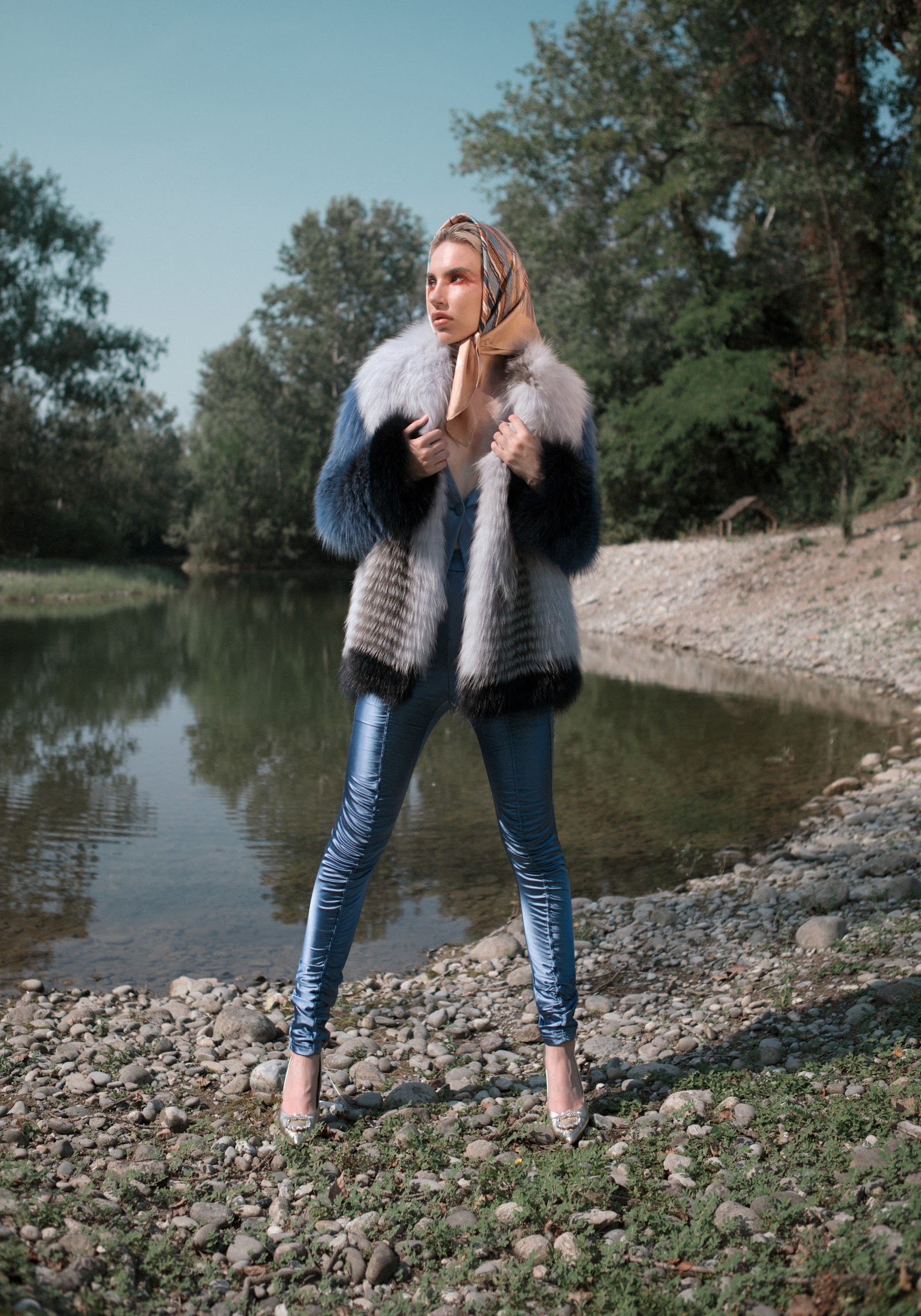 EXTREMELY PRIMITIVE — Look 17