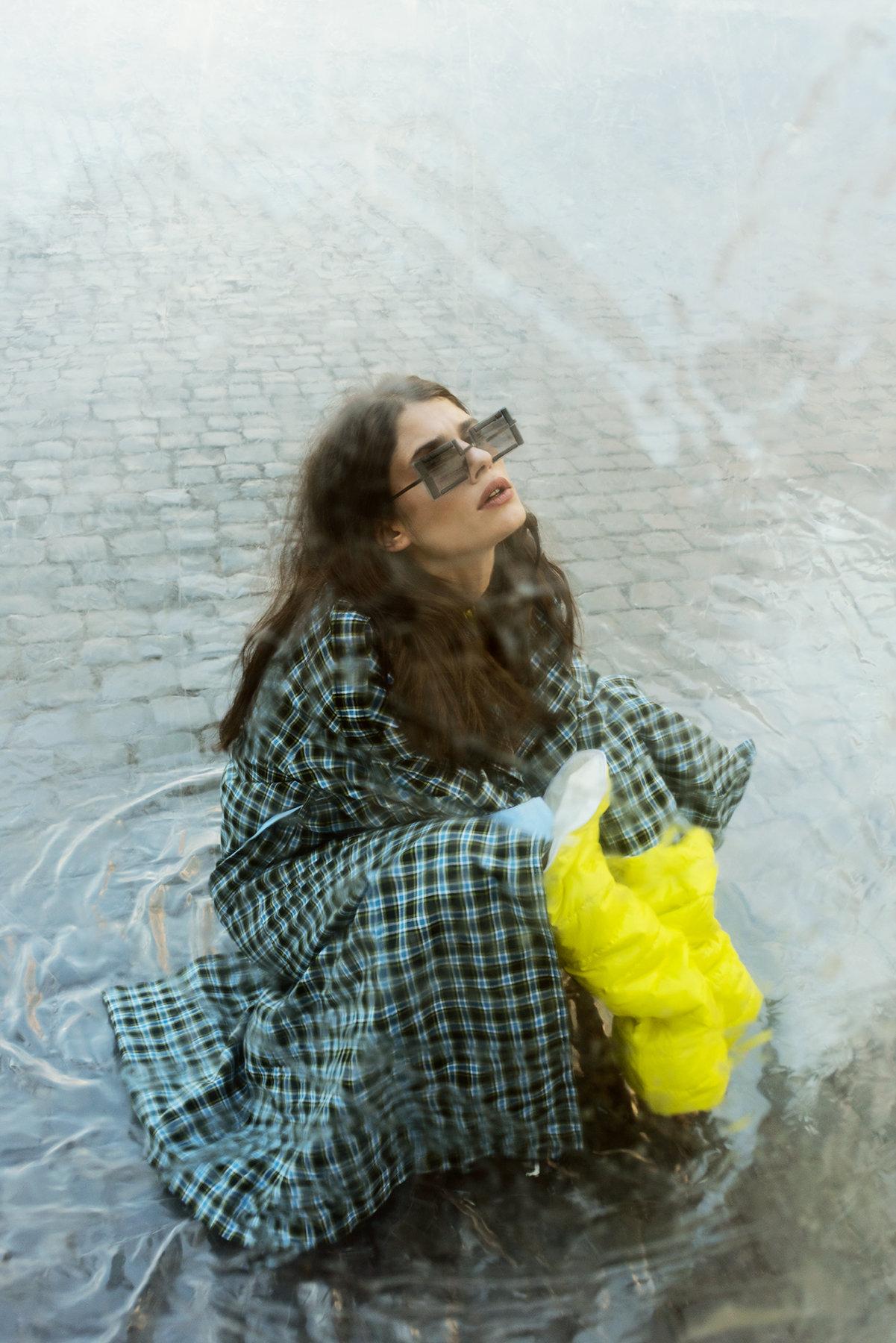 LOCKDOWN — Look 3