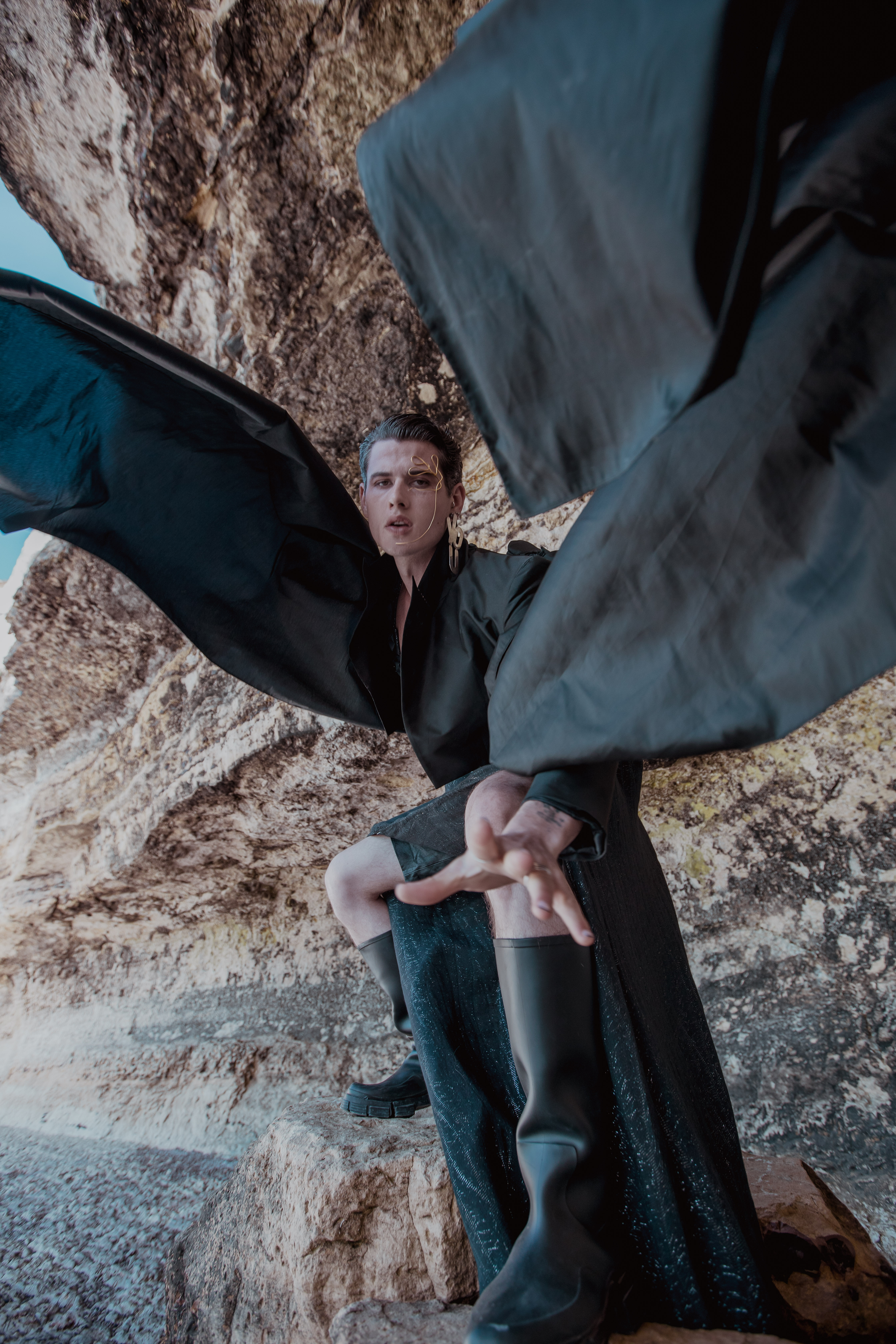 APOCALYPTICAL LOVE — Look 9