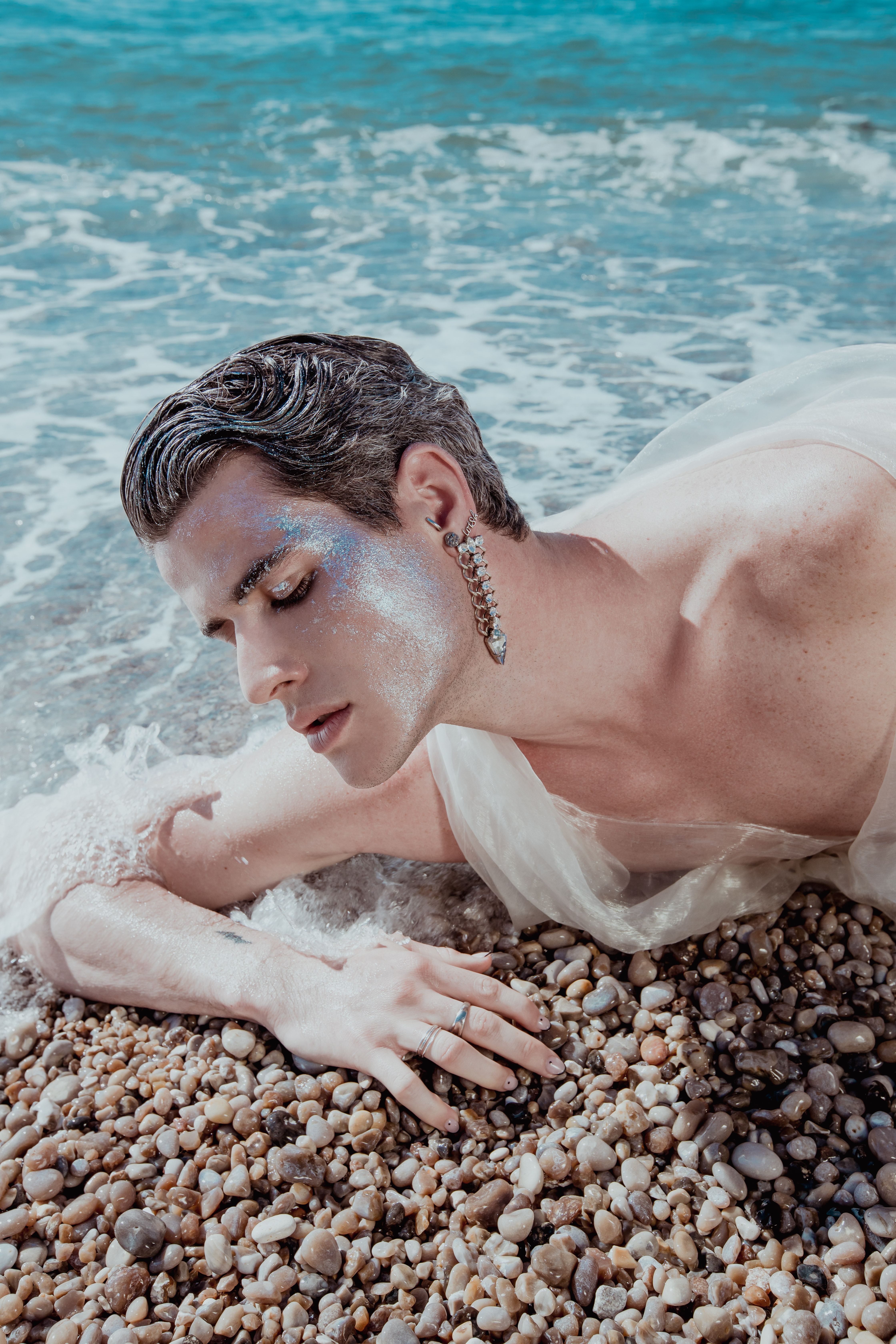 APOCALYPTICAL LOVE — Look 15