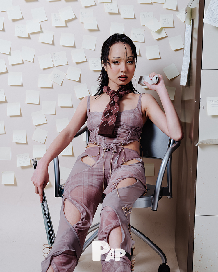 THE RETURN TO OFFICE — Look 8