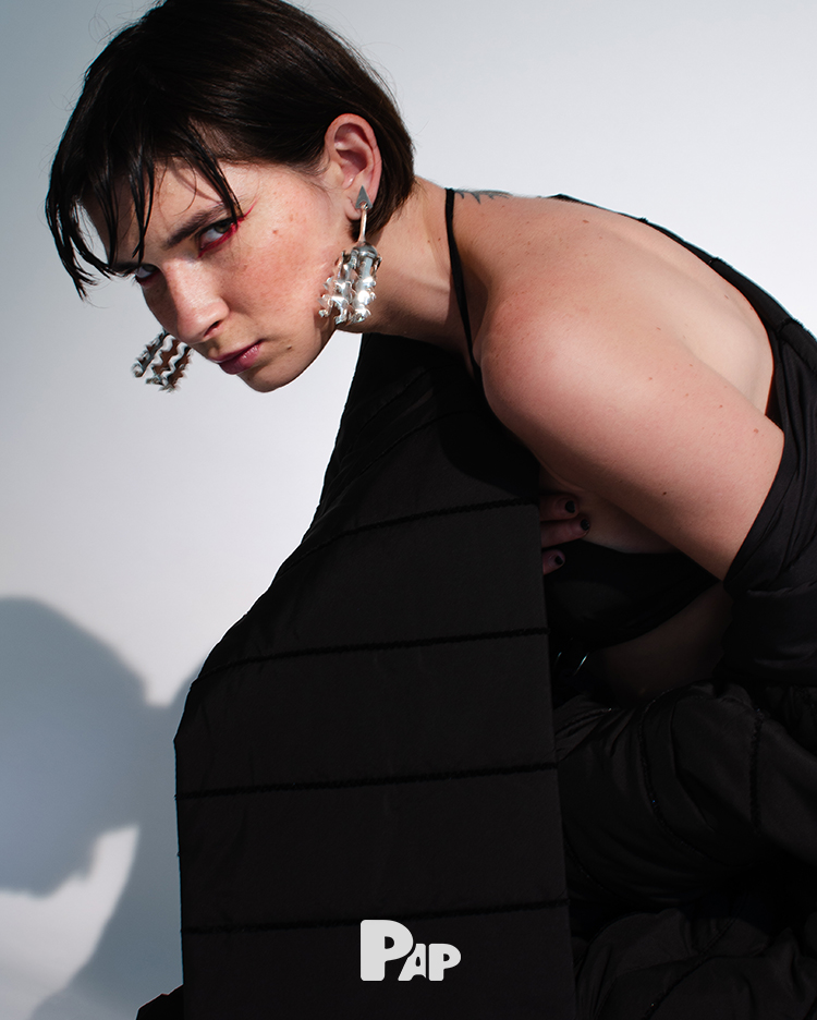 INDESTRUCTIBLE — Look 8
