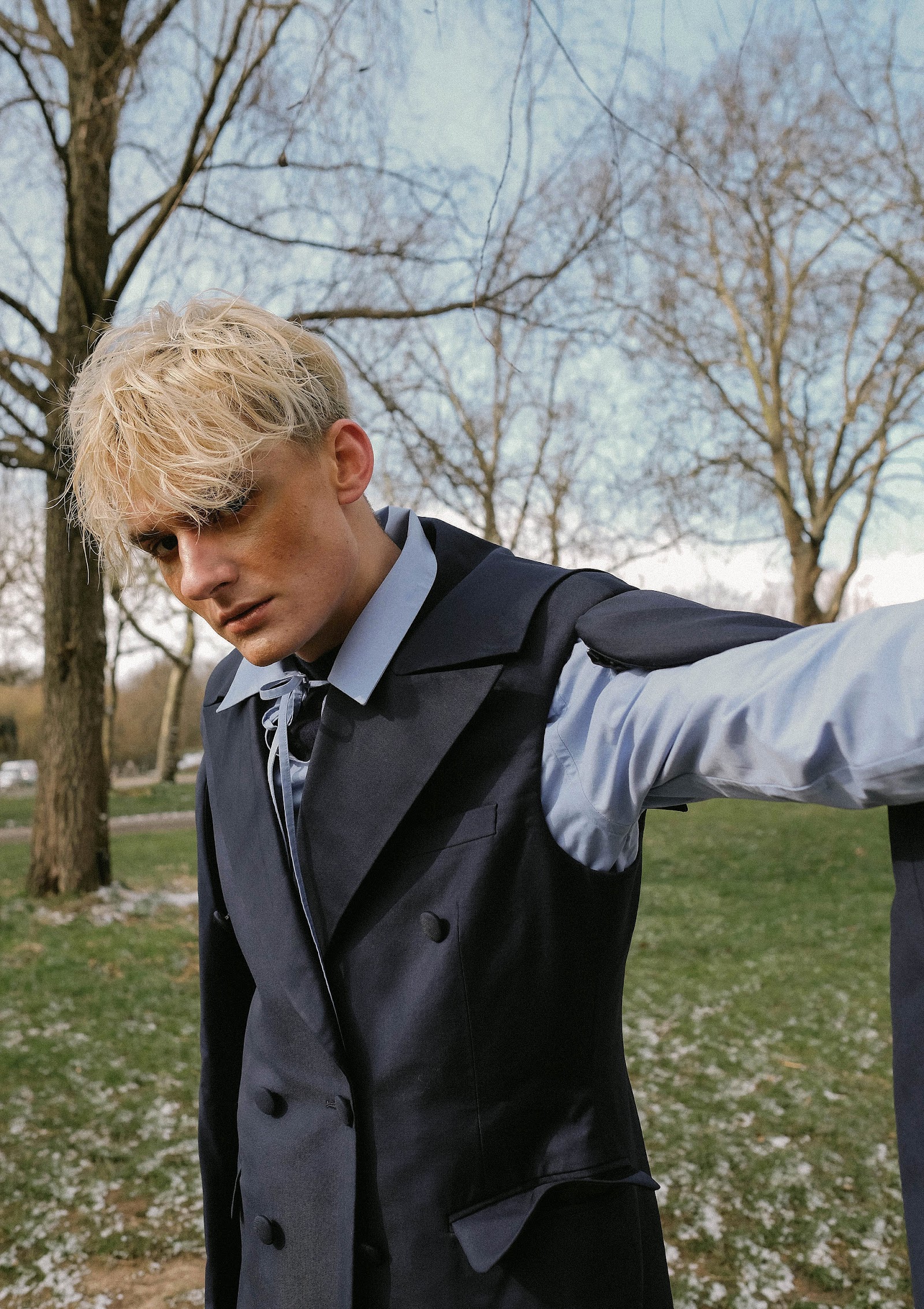 JAMES UNDERDOWN — Look 1