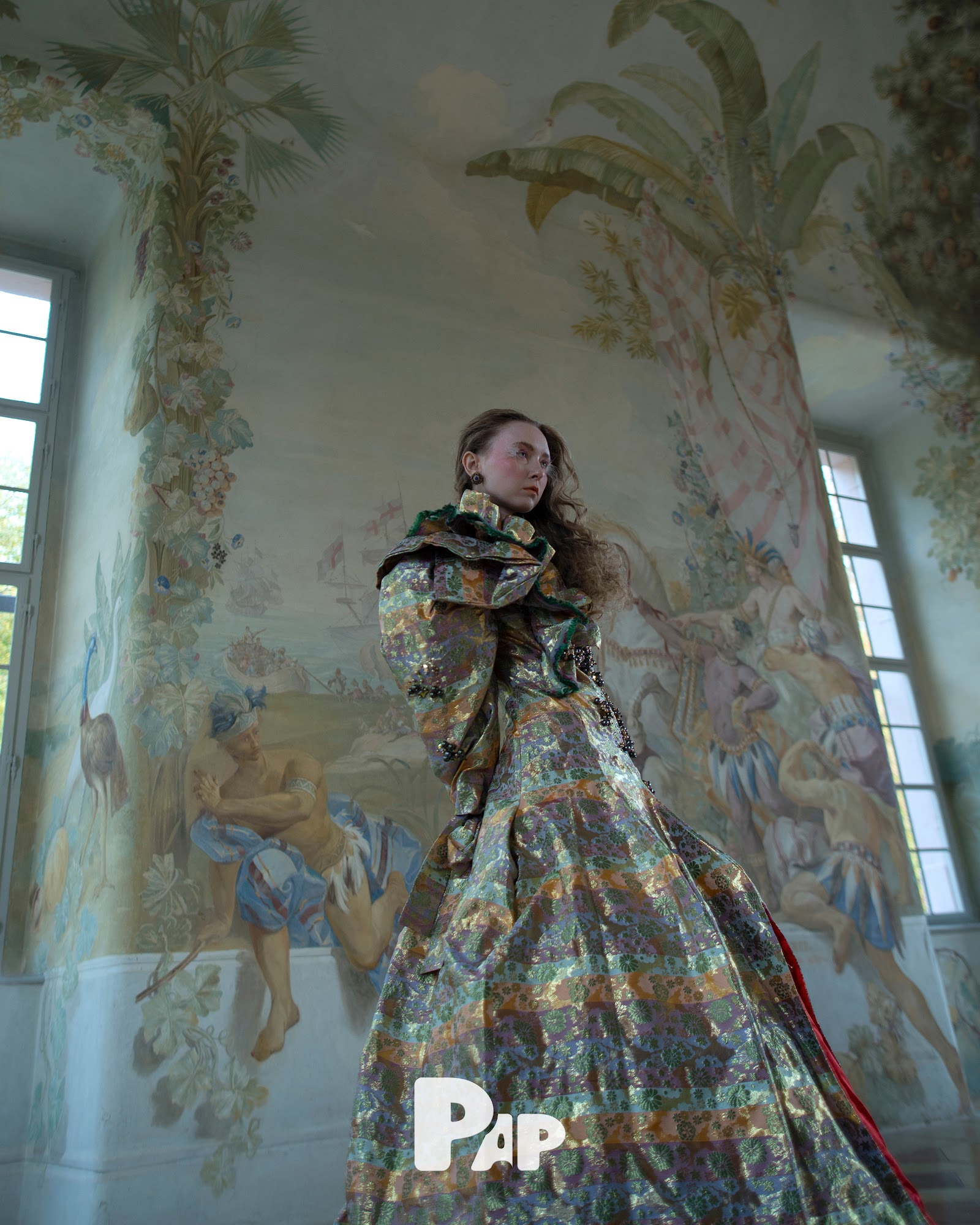 PECULIAR — Look 9