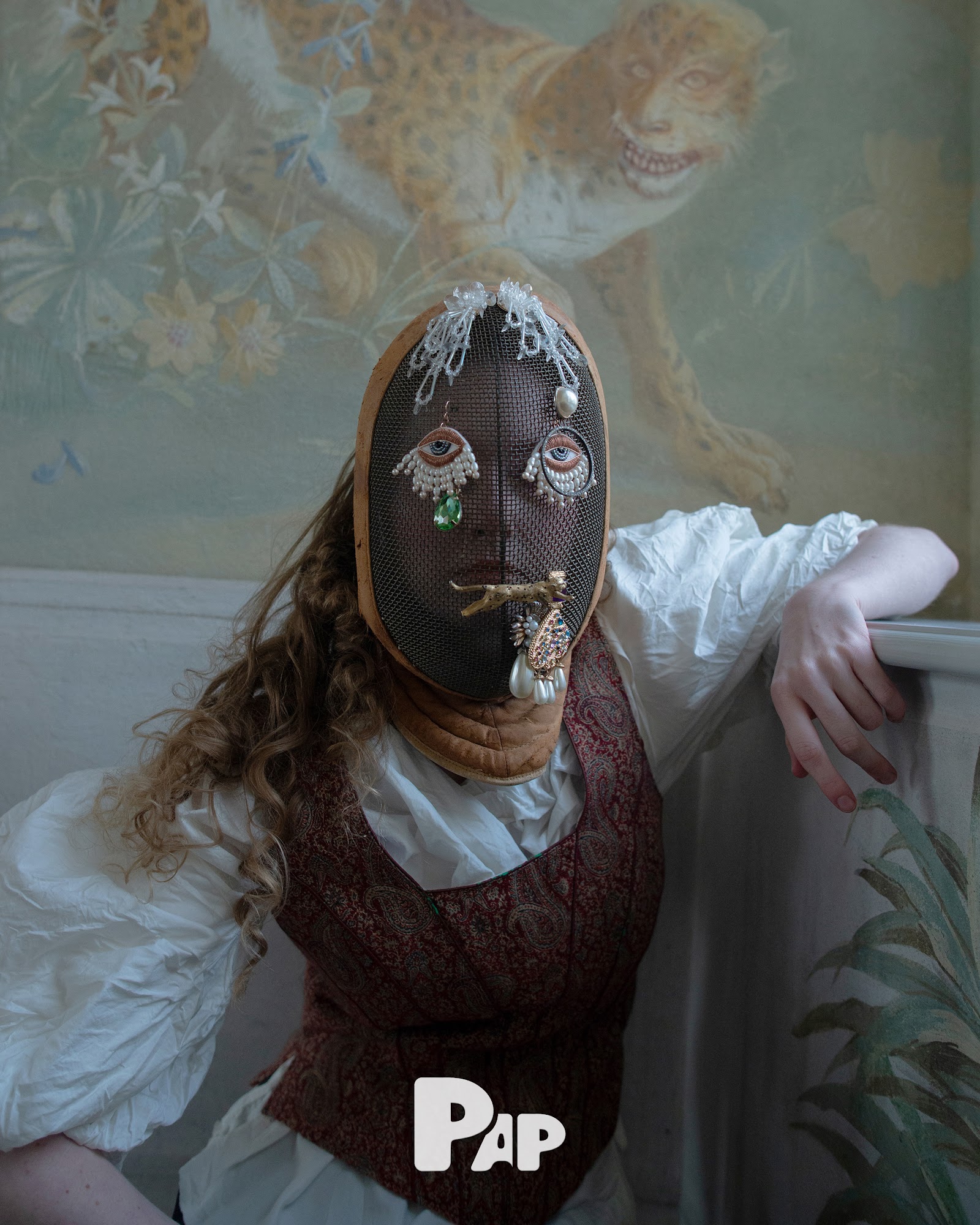 PECULIAR — Look 12