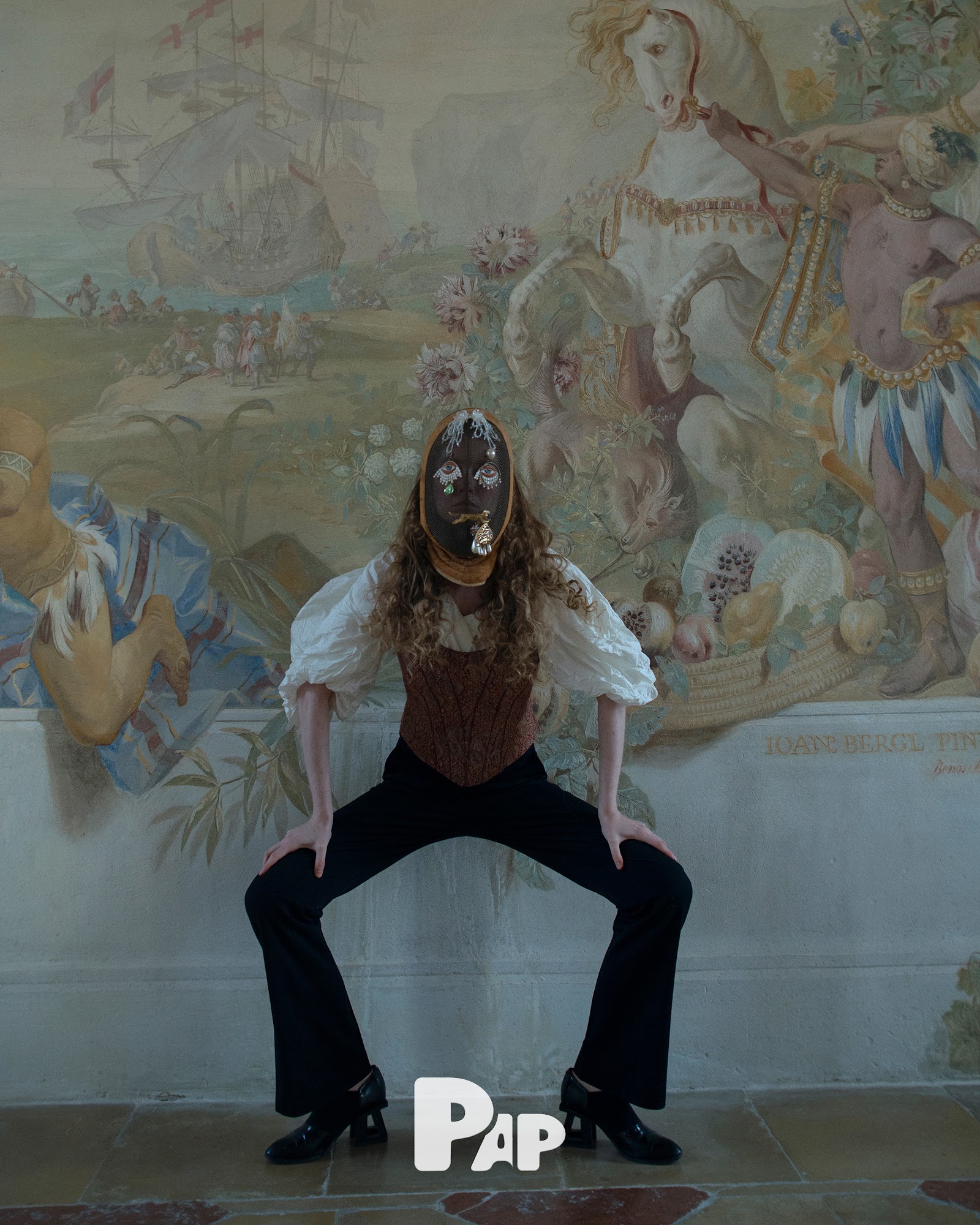 PECULIAR — Look 13