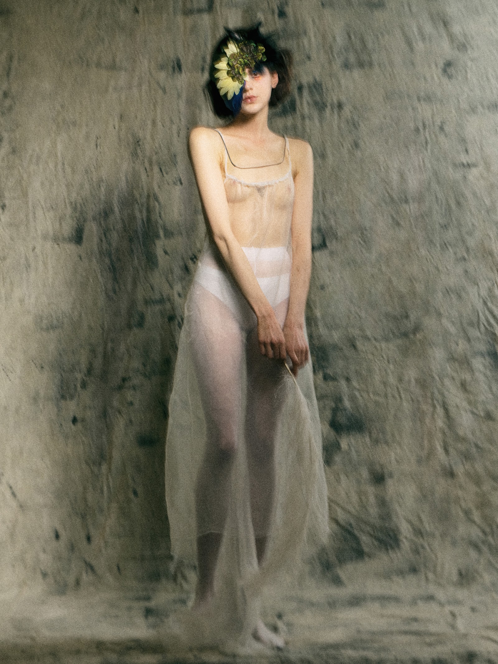MEMORIES OF ILLUSION — Look 9