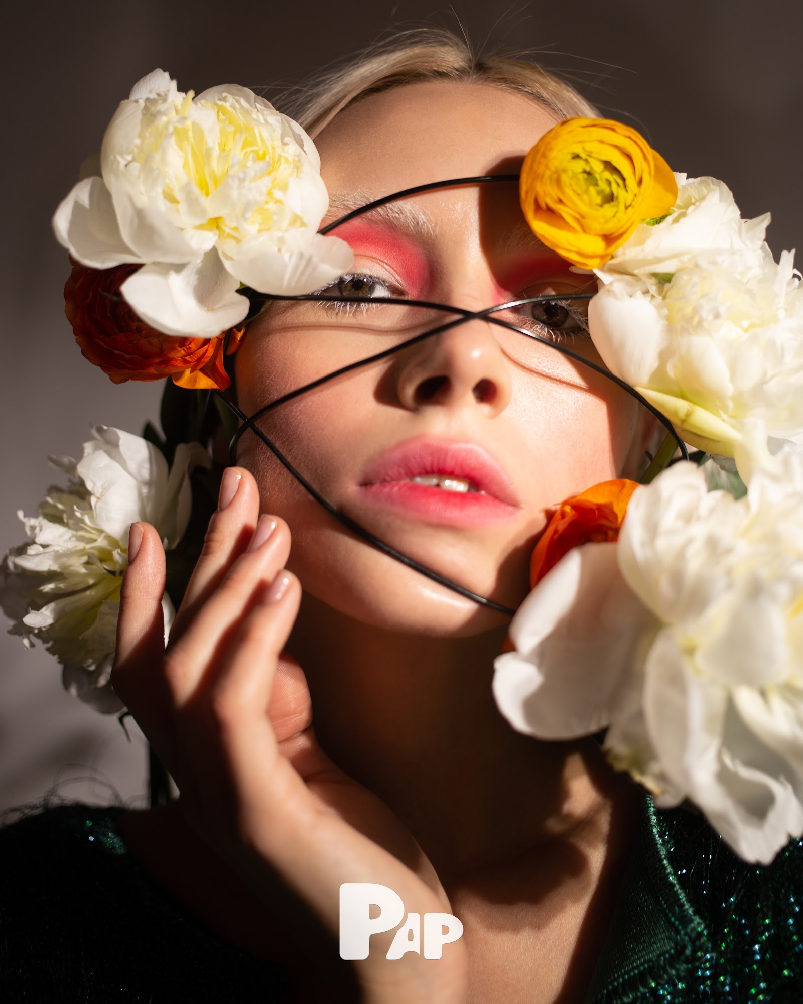 FLOWERS INSIDE — Look 5