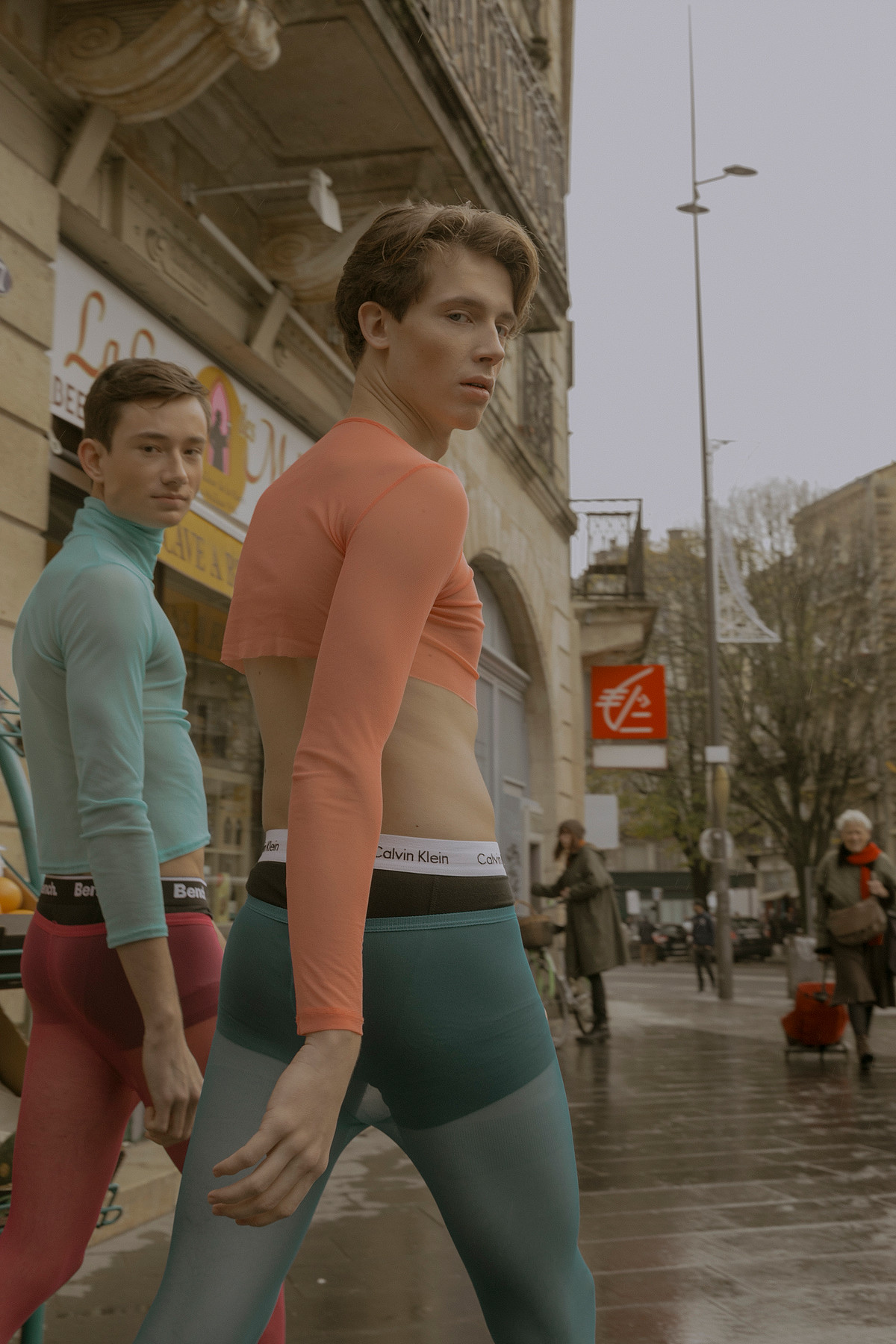 SYNONYM — Look 2