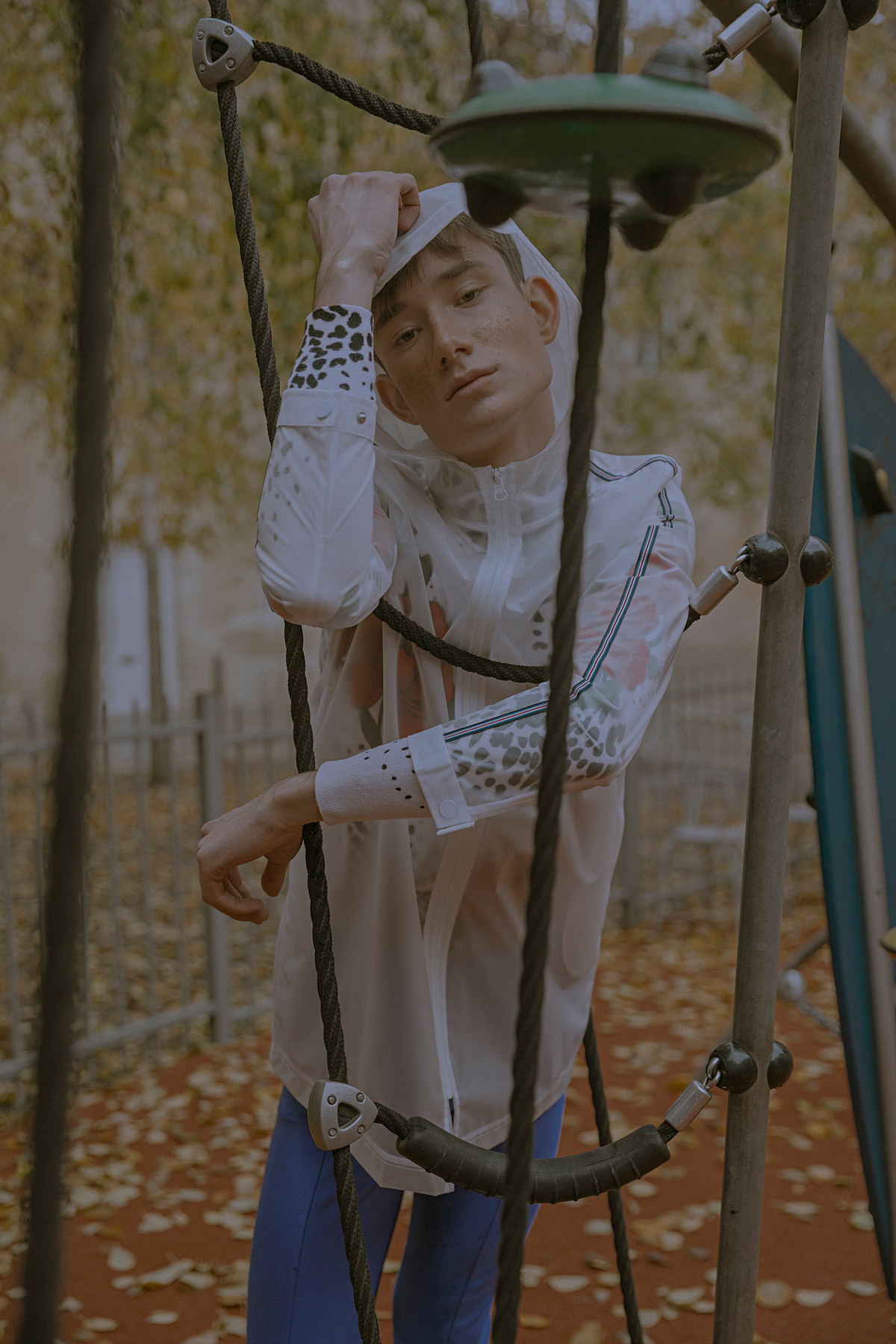 SYNONYM — Look 12