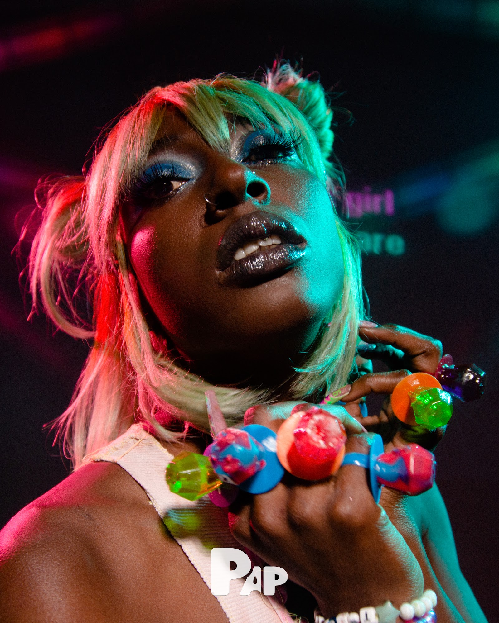 IN THE MOOD FOR KARAOKE — Look 3