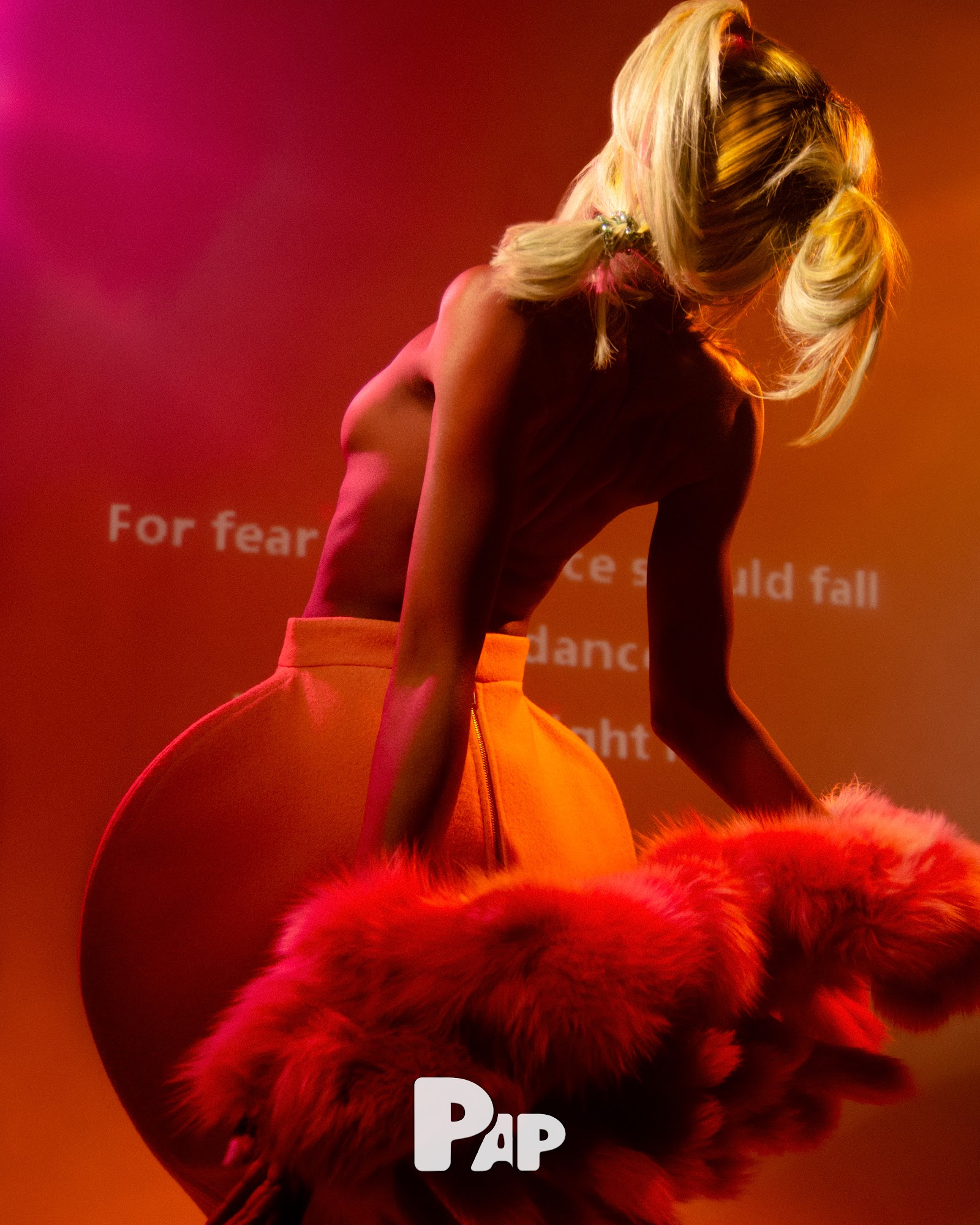 IN THE MOOD FOR KARAOKE — Look 14