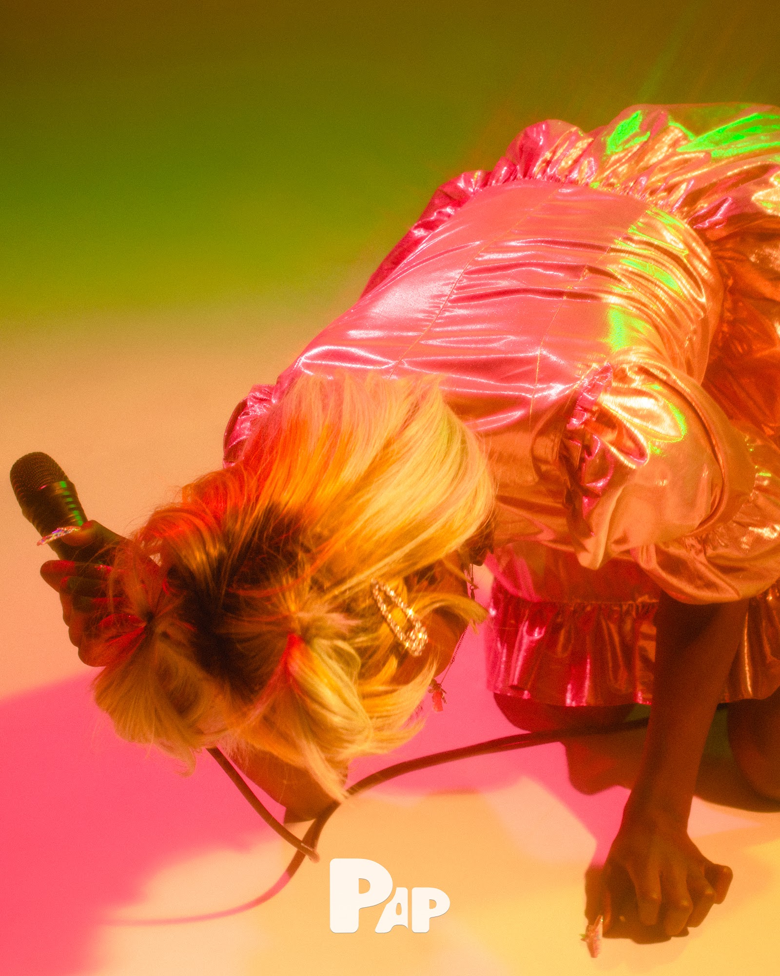 IN THE MOOD FOR KARAOKE — Look 15