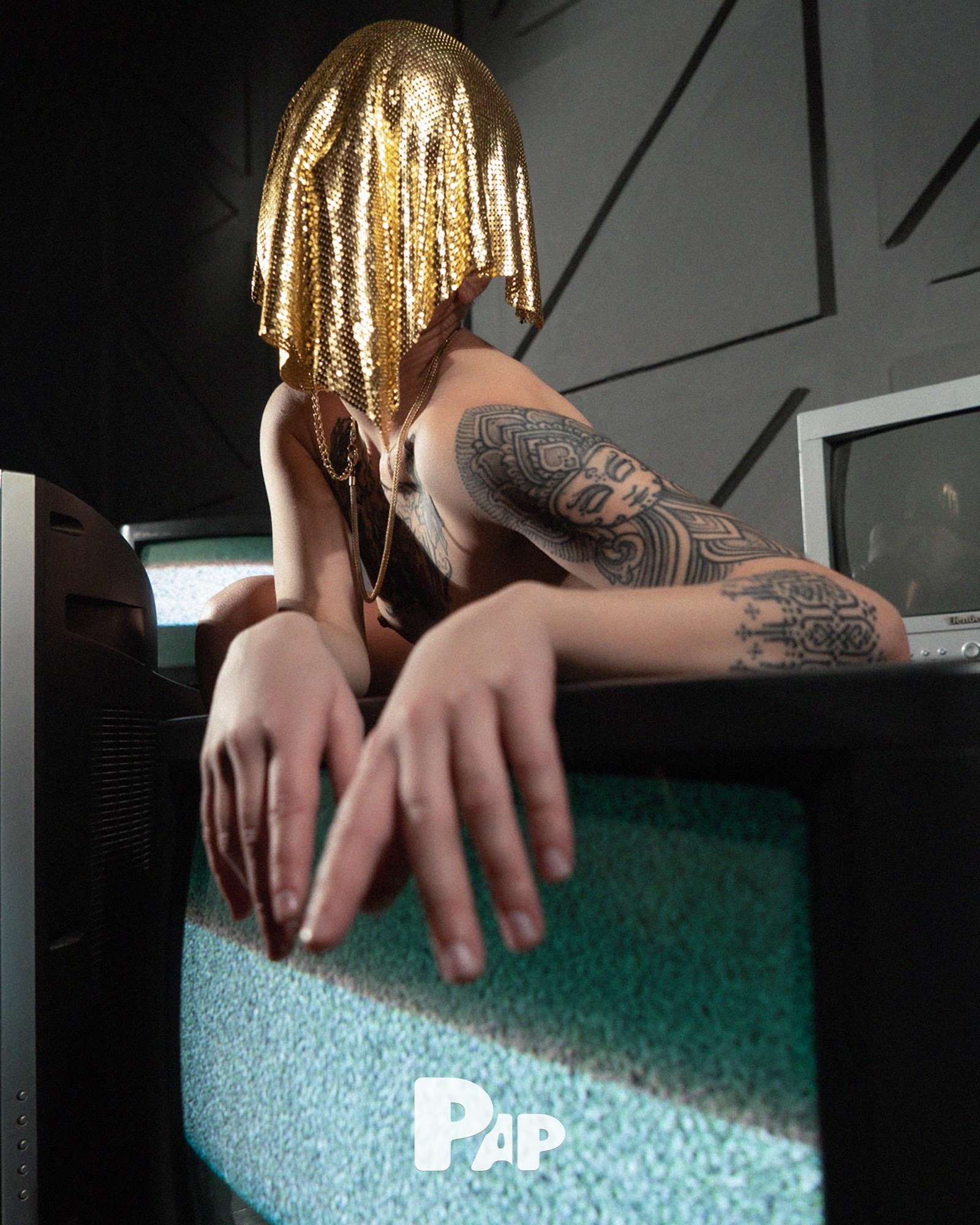 ESCAPISM — Look 7