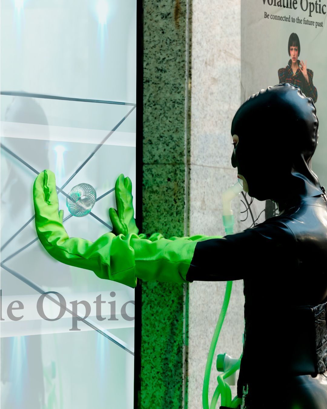 Volatile optic — Look 2