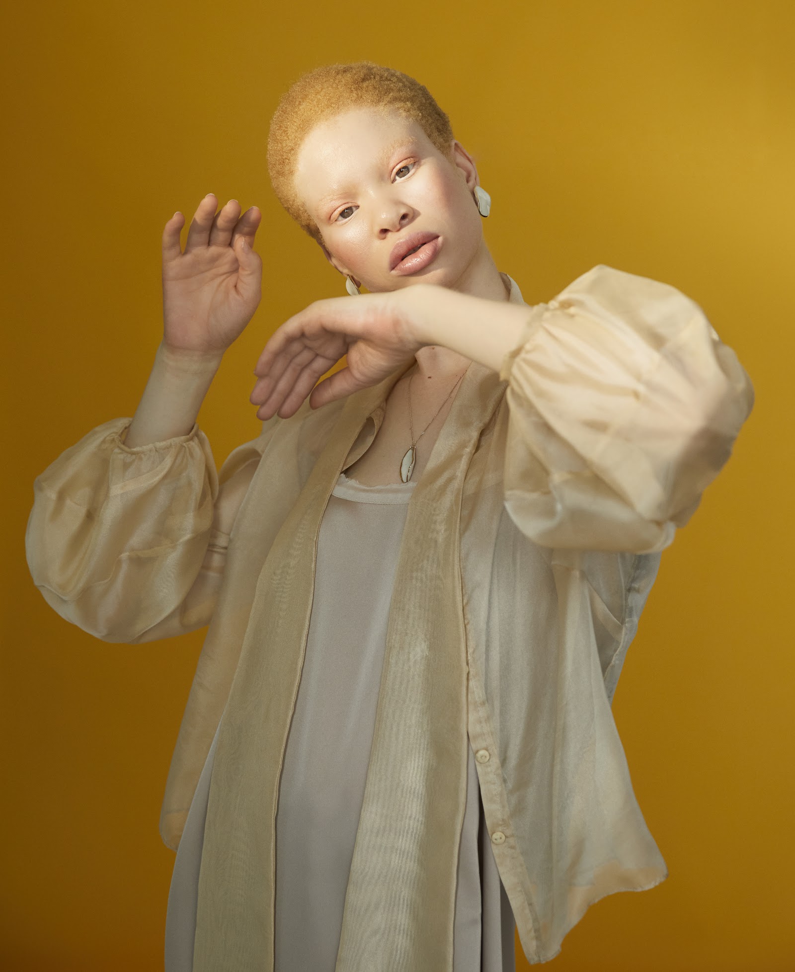 DEBUTANTES — Look 11