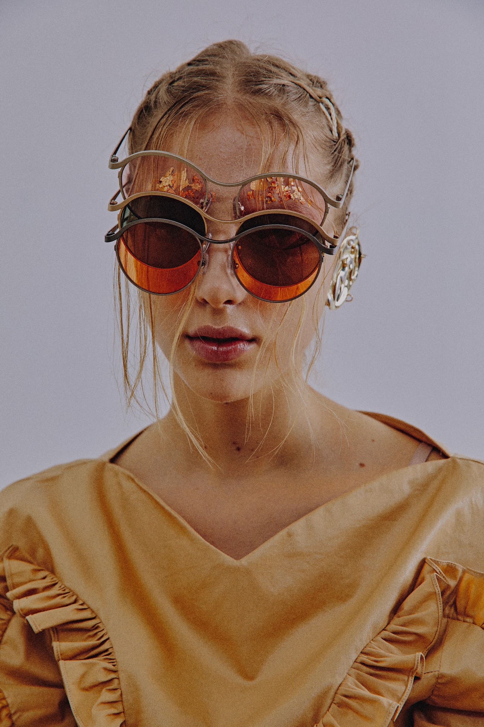 THE WHITE — Look 6