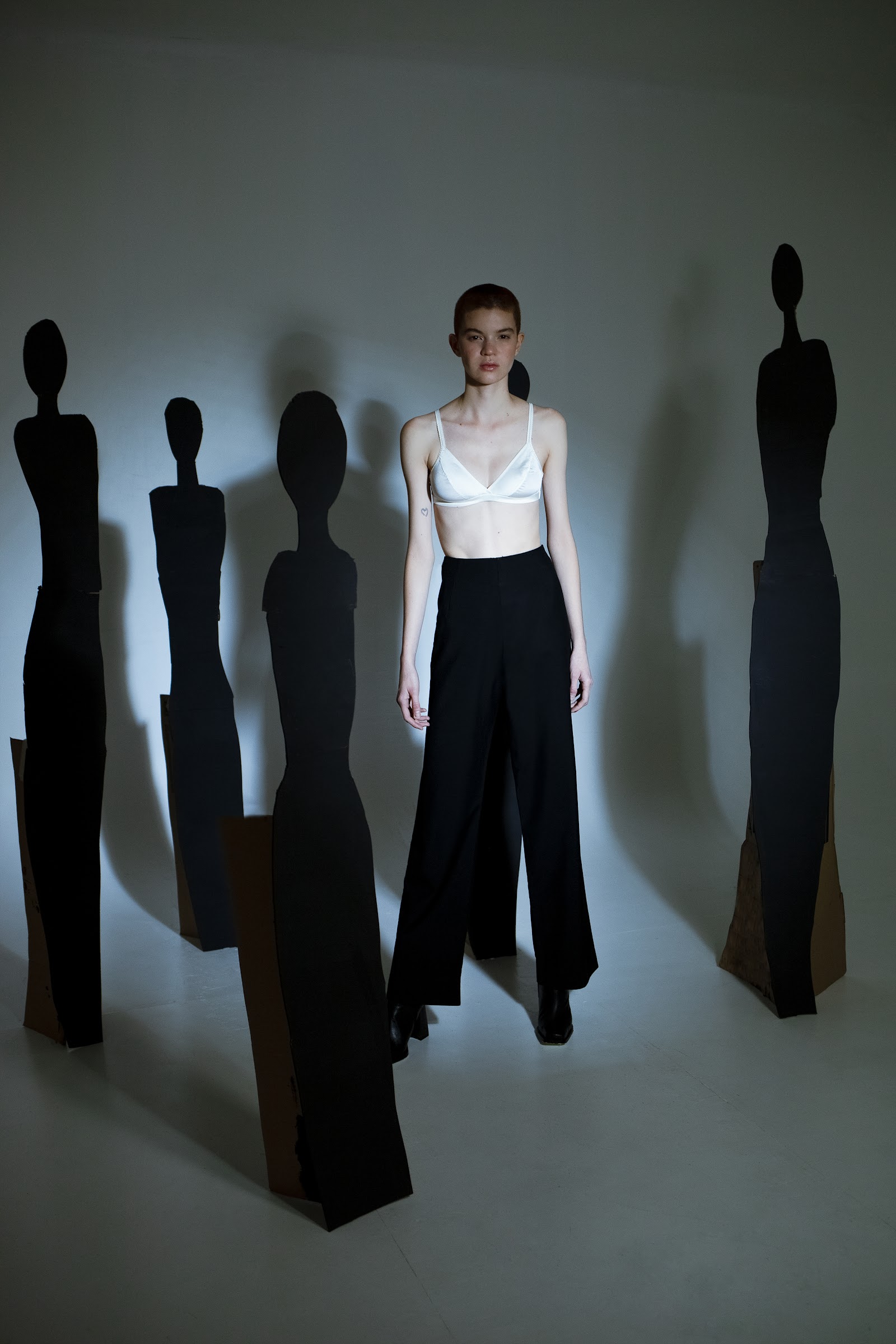 TALL FIGURE — Look 5