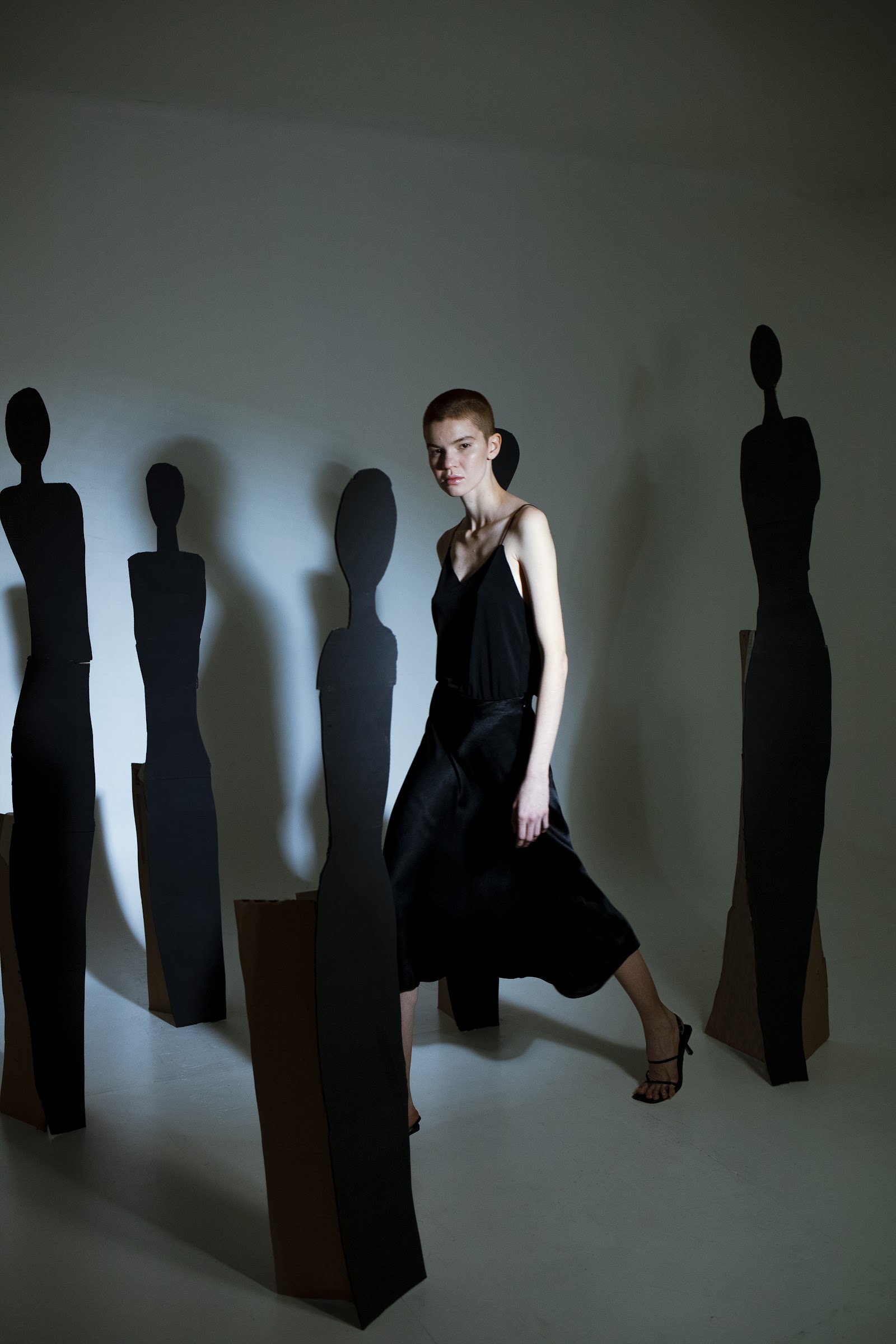 TALL FIGURE — Look 6
