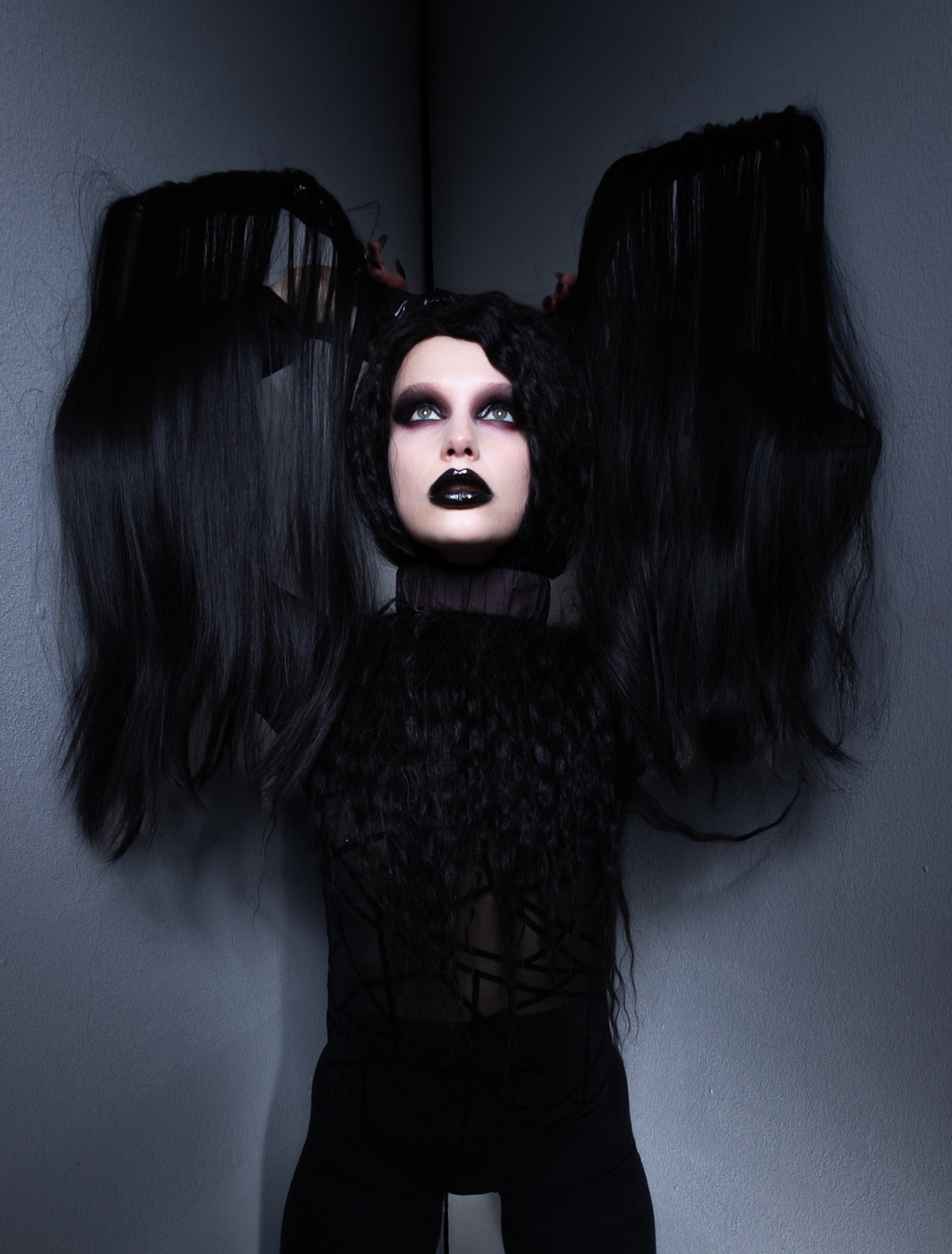 THE BEAUTY OF A NIGHTMARE — Look 6