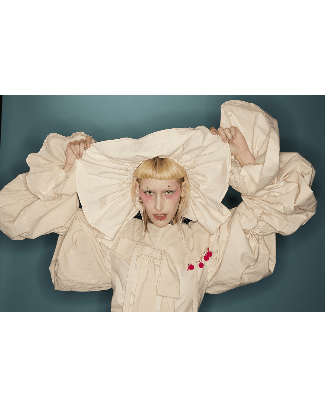 IN SALLY’S PLAYGROUND — Look 8