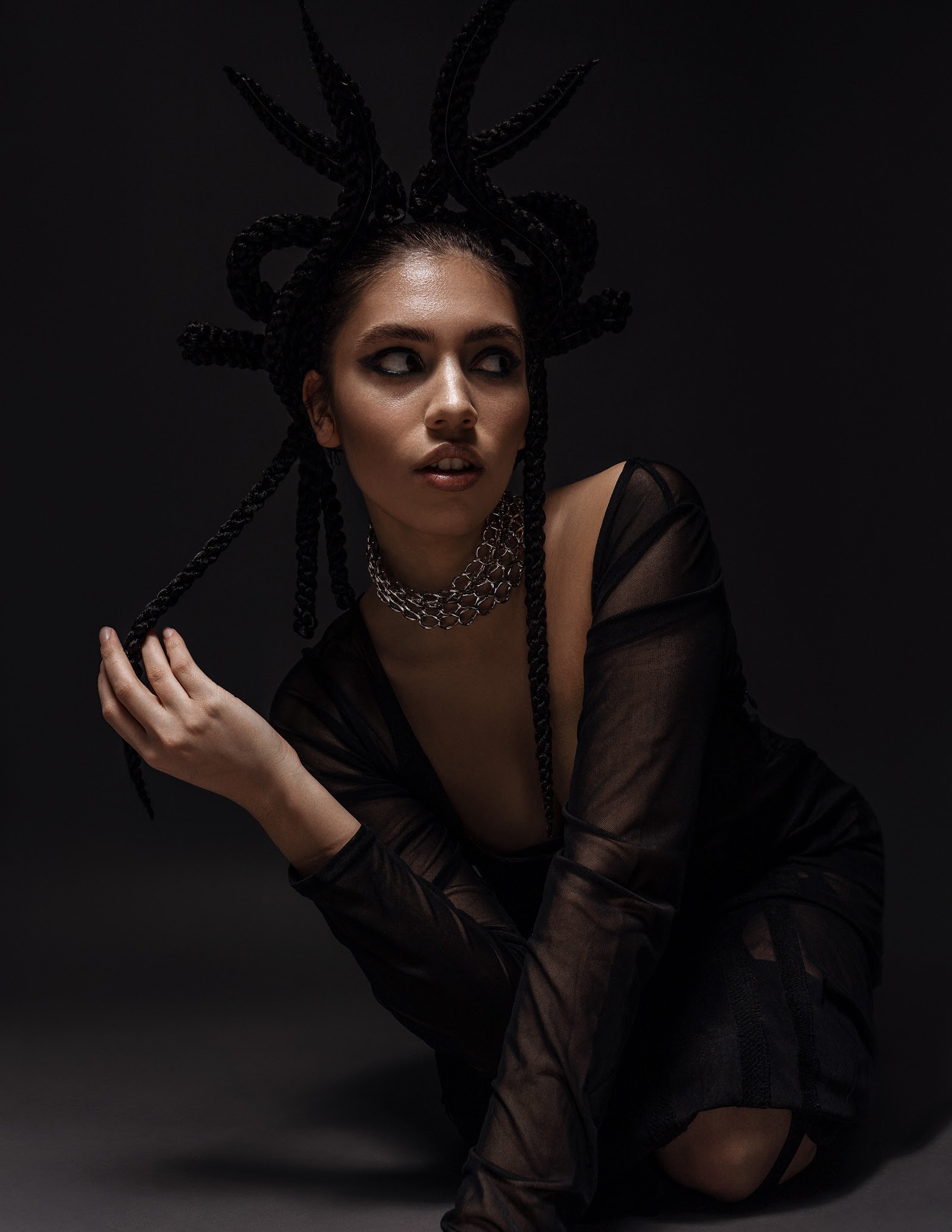 HAUTE COIFFURE — Look 4