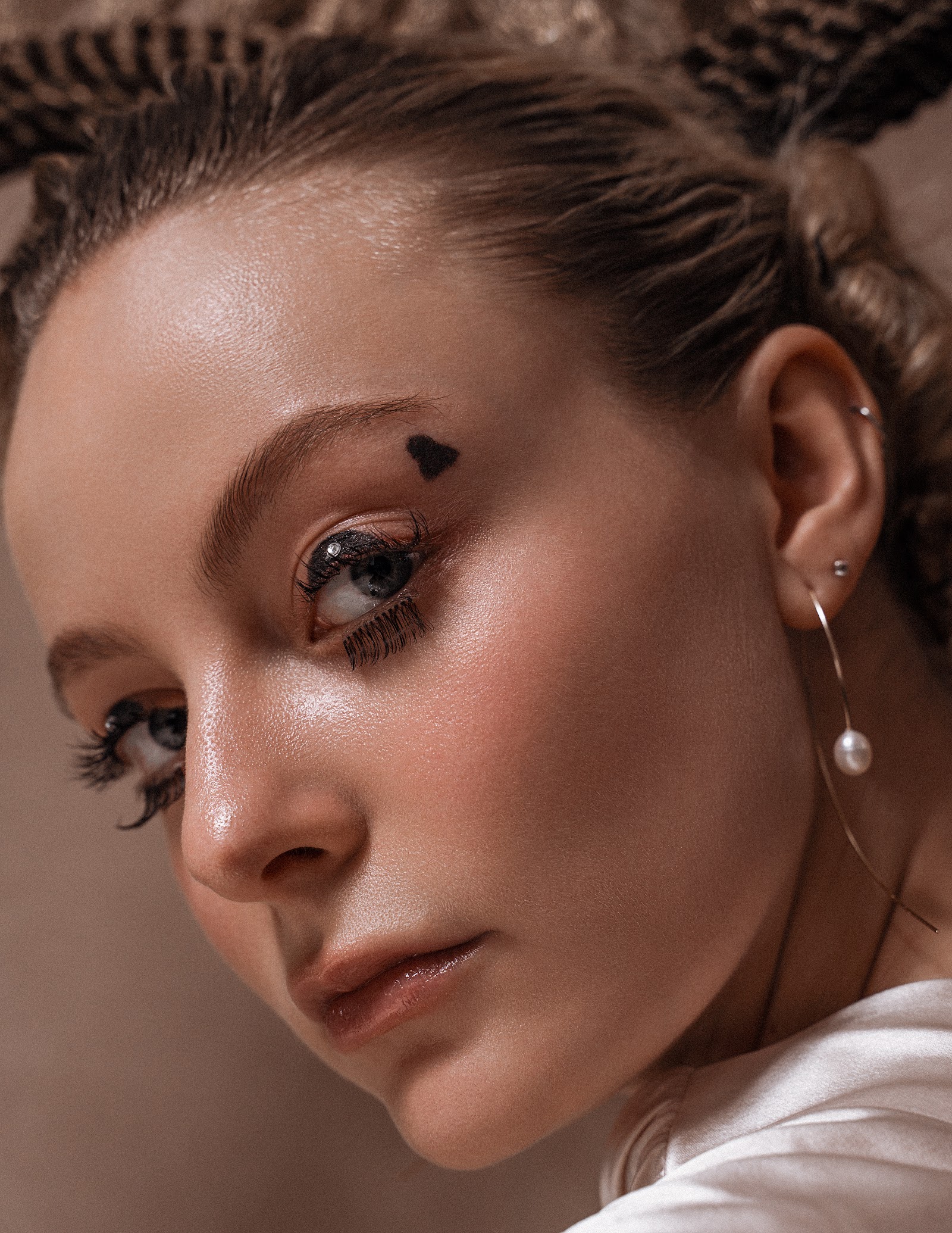 HAUTE COIFFURE — Look 8