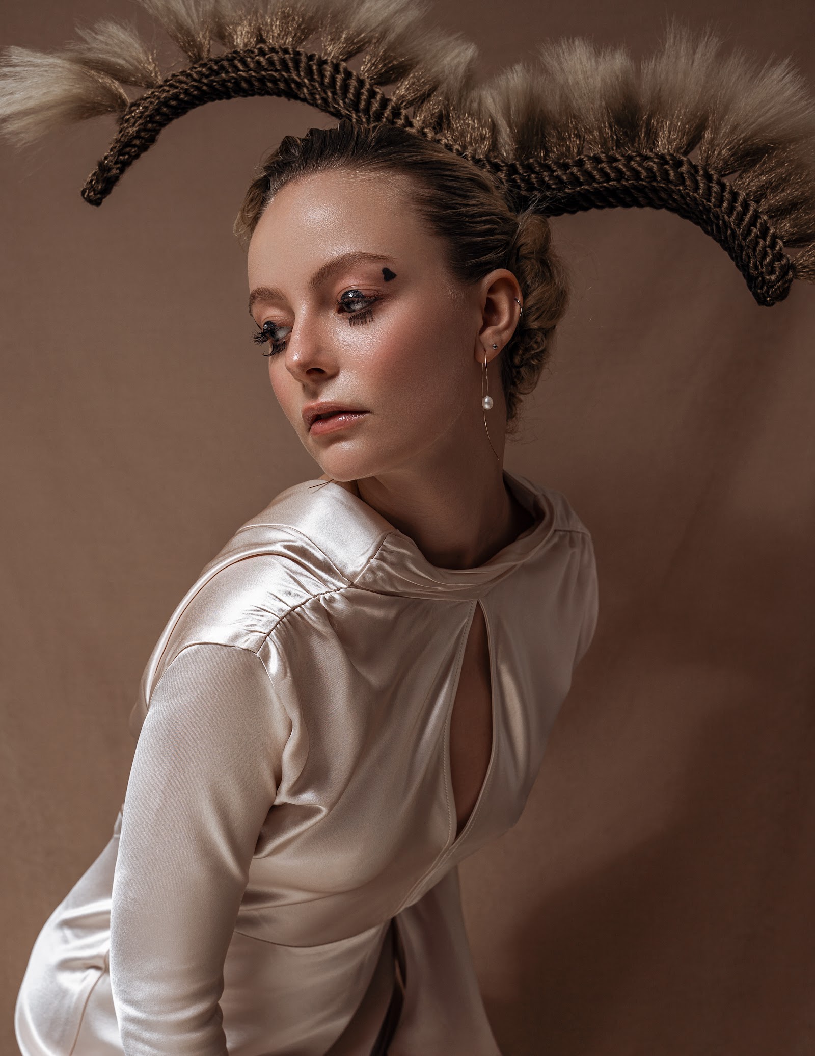 HAUTE COIFFURE — Look 9