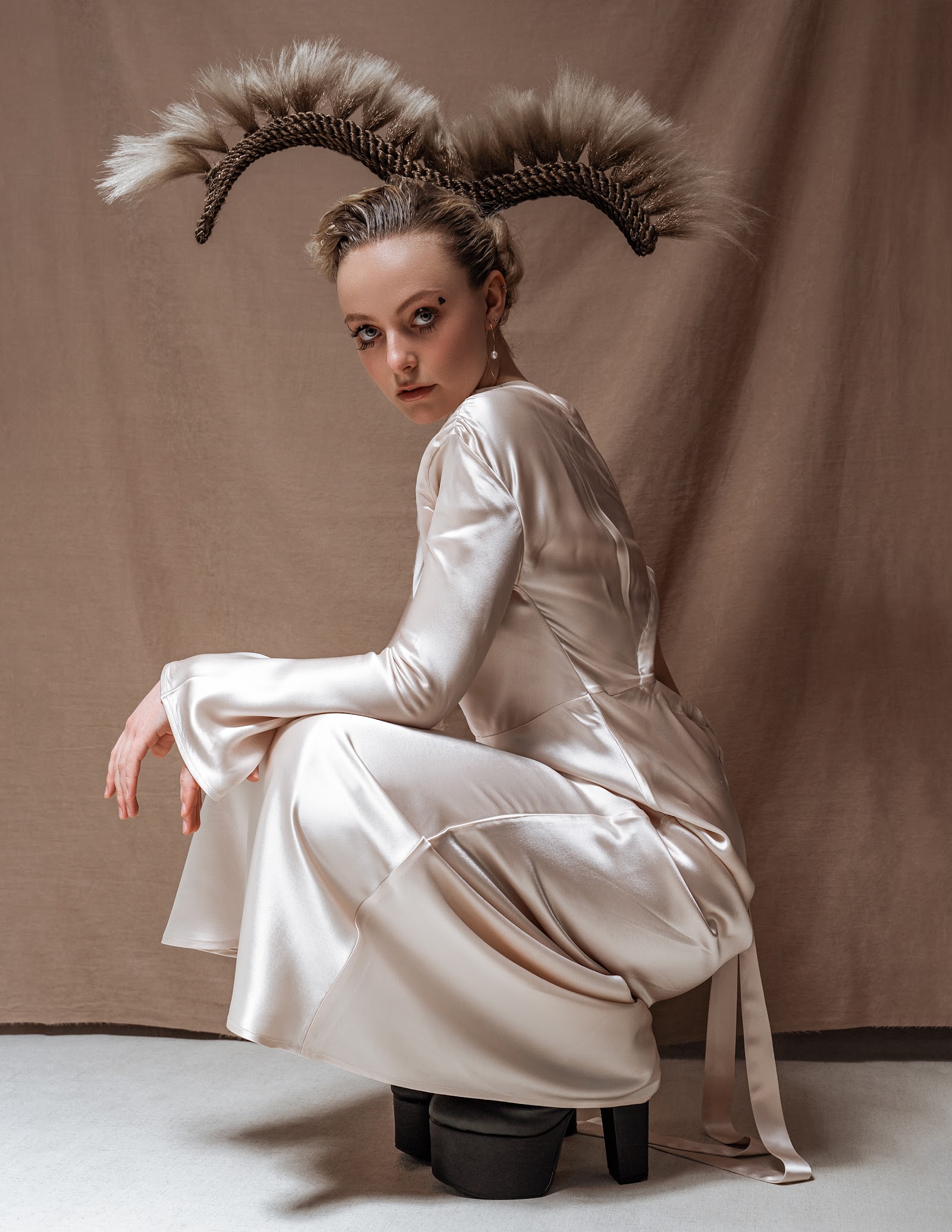 HAUTE COIFFURE — Look 11