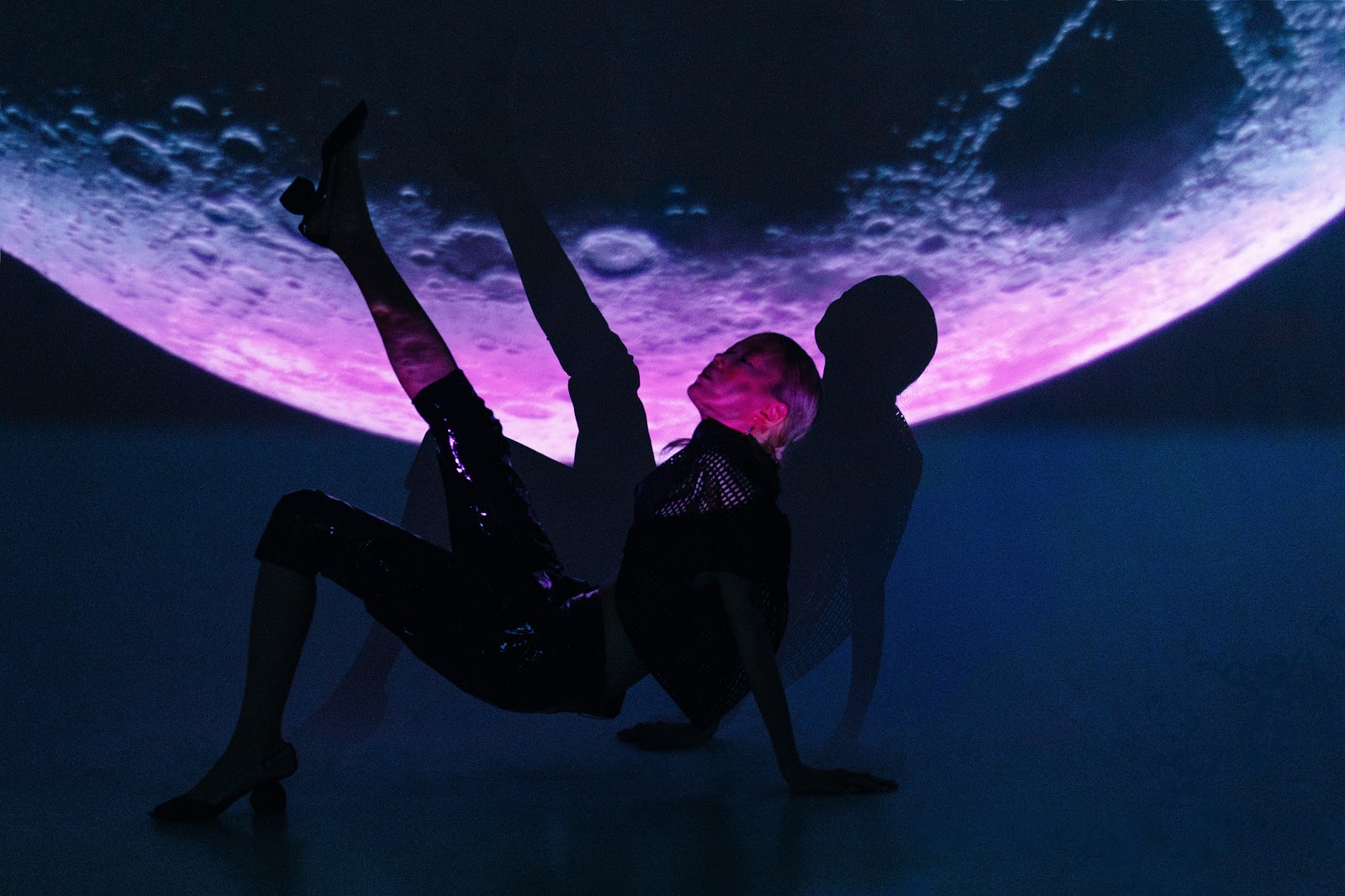 GALAXY STRANGER — Look 3