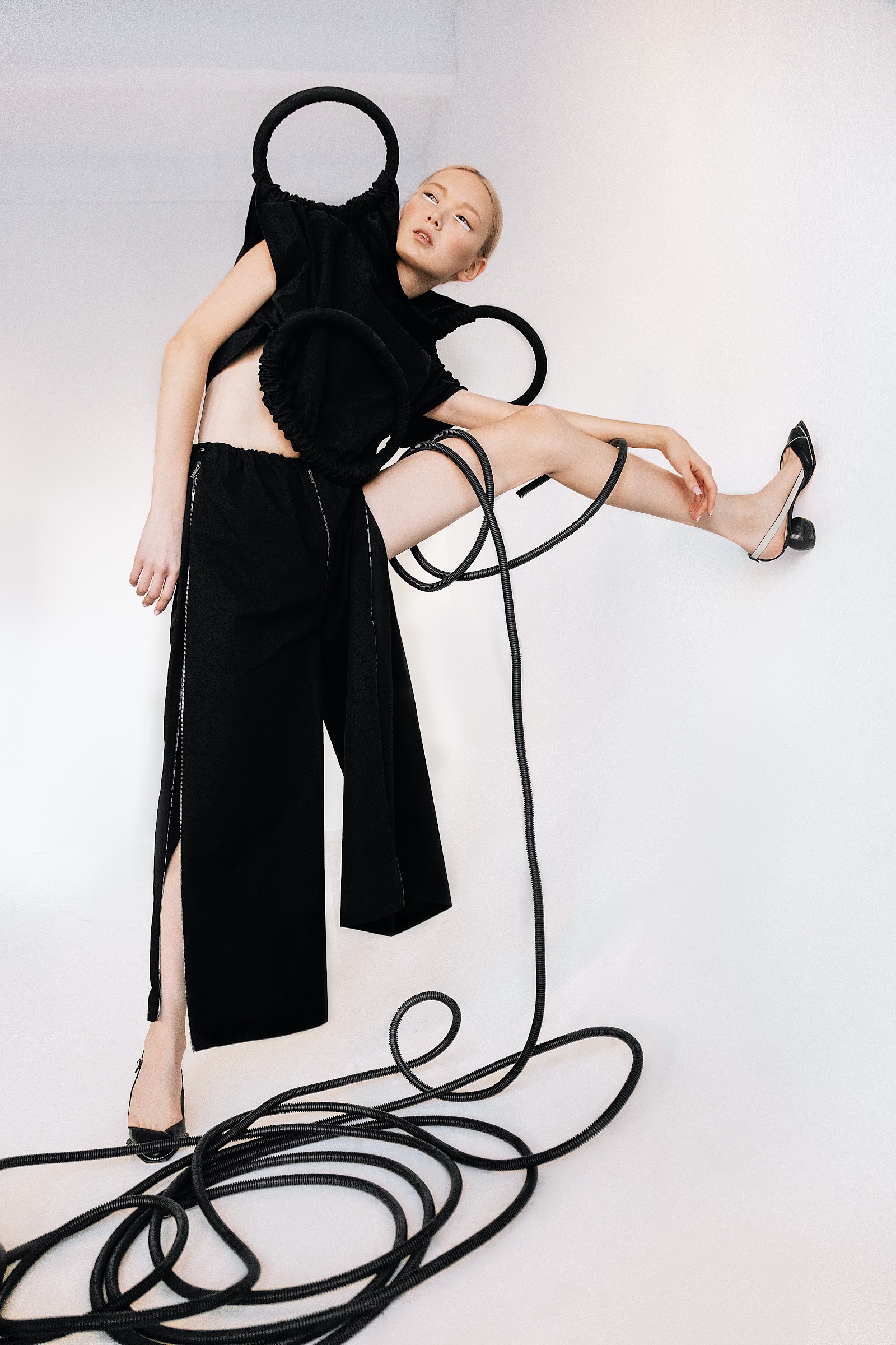 GALAXY STRANGER — Look 9