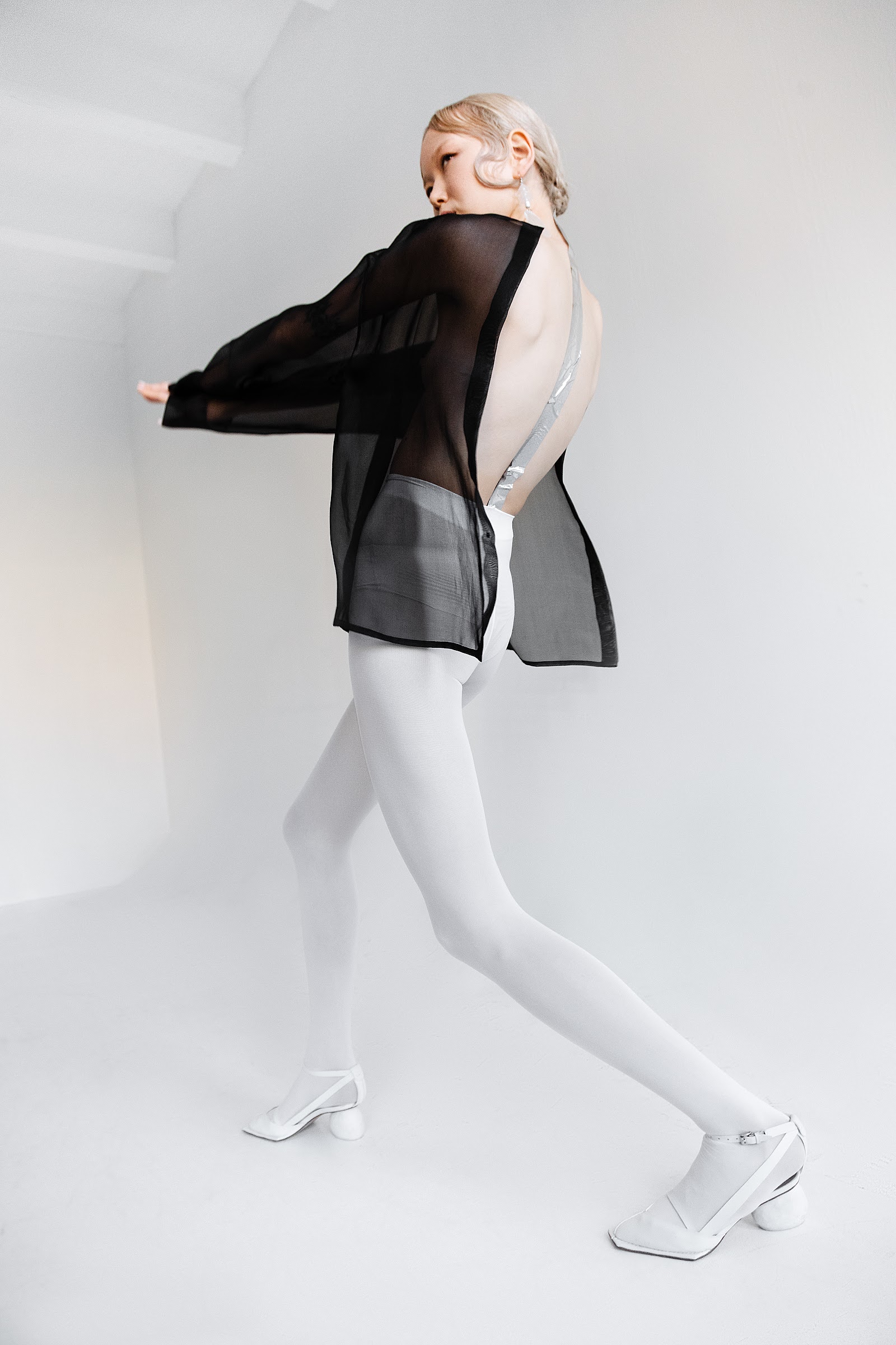 GALAXY STRANGER — Look 12