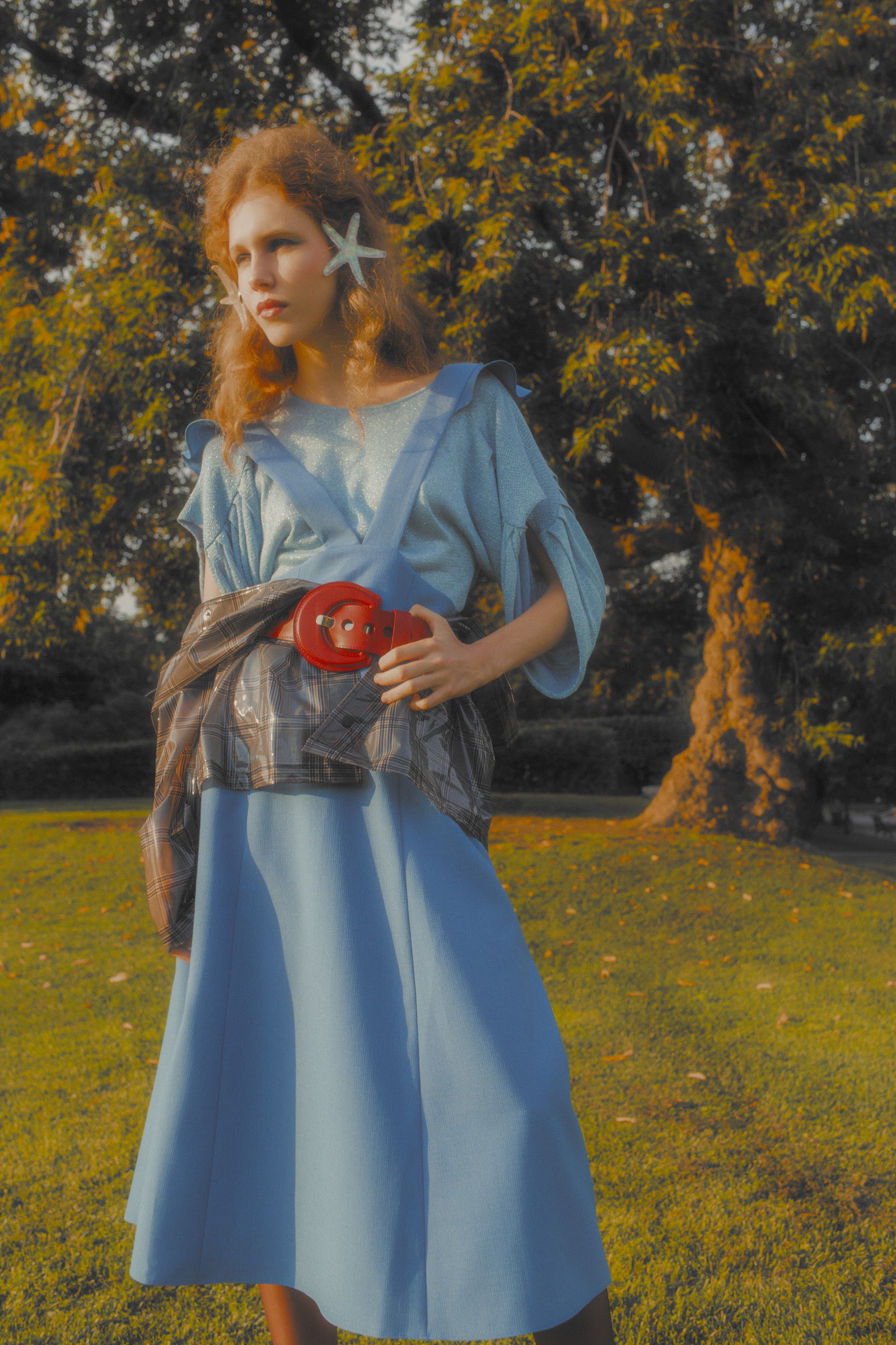 OUTSIDE — Look 5