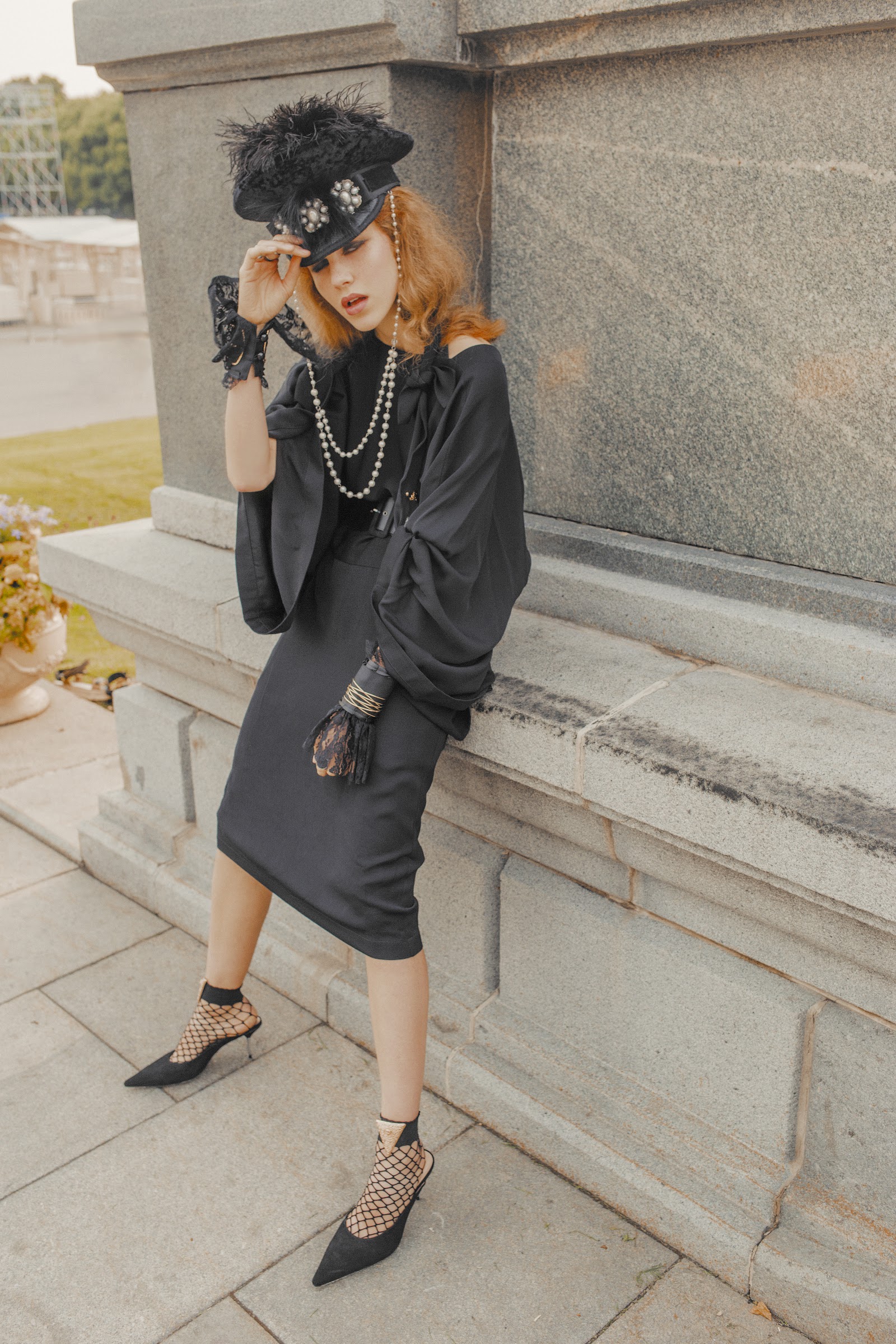OUTSIDE — Look 12