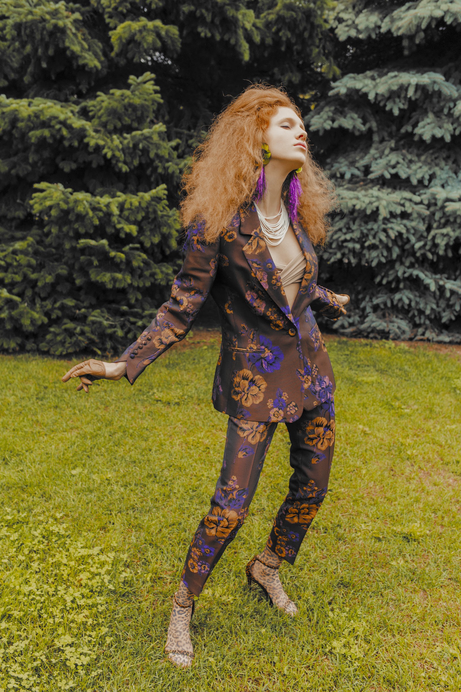 OUTSIDE — Look 15