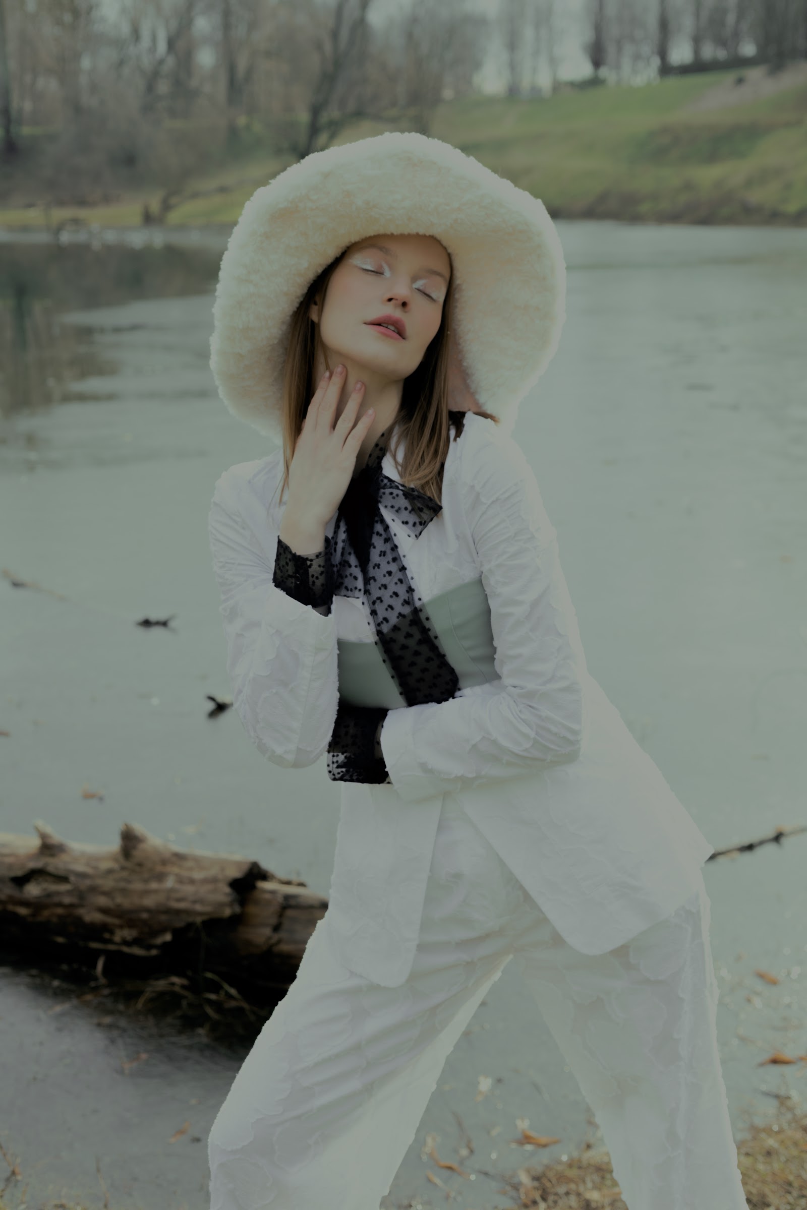 GREENLAND — Look 1