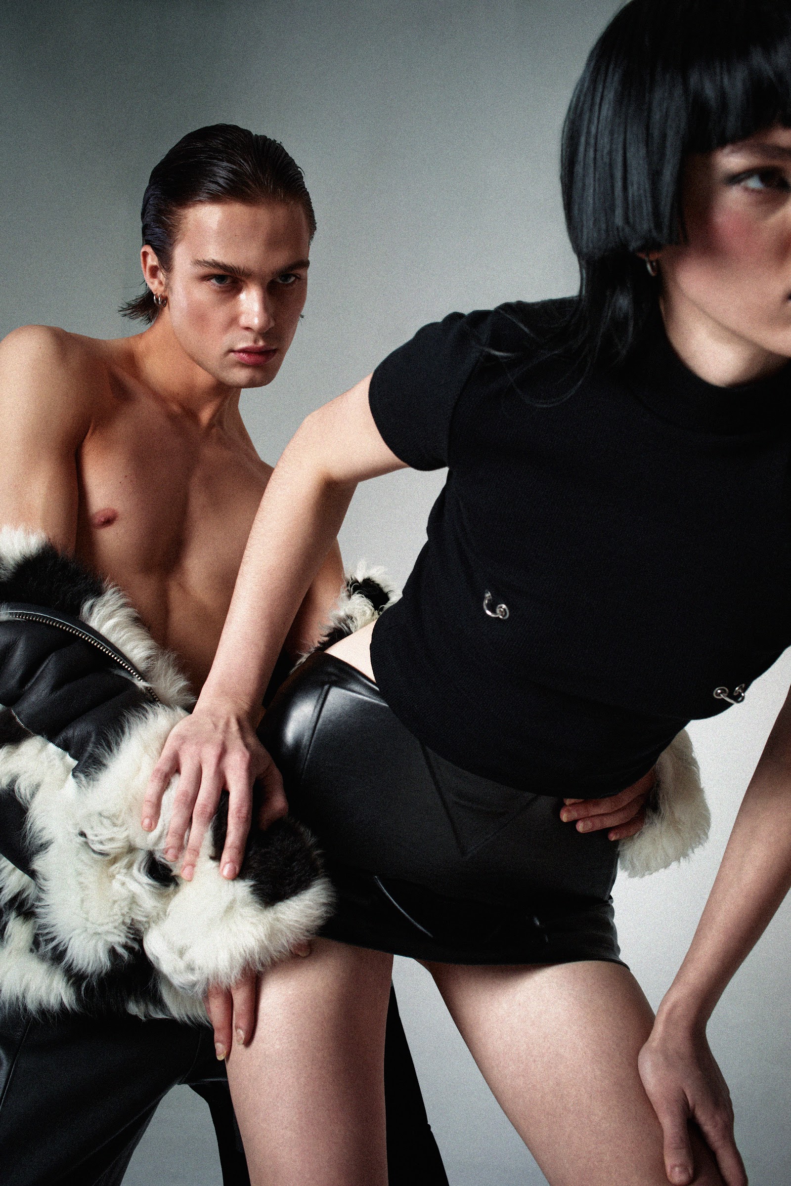 ON THE EDGE — Look 1
