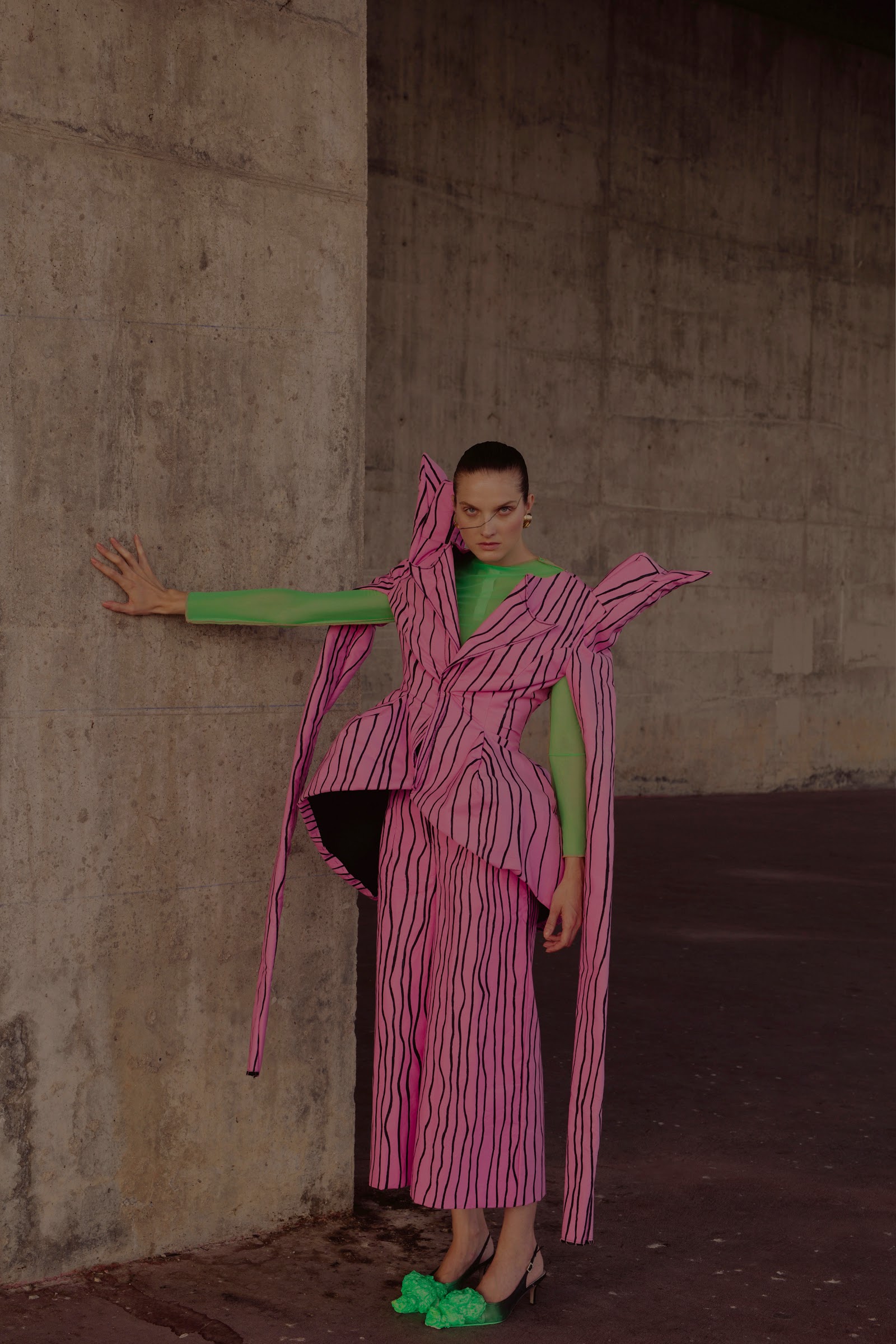 SIMULTANEOUS VISIONS — Look 1