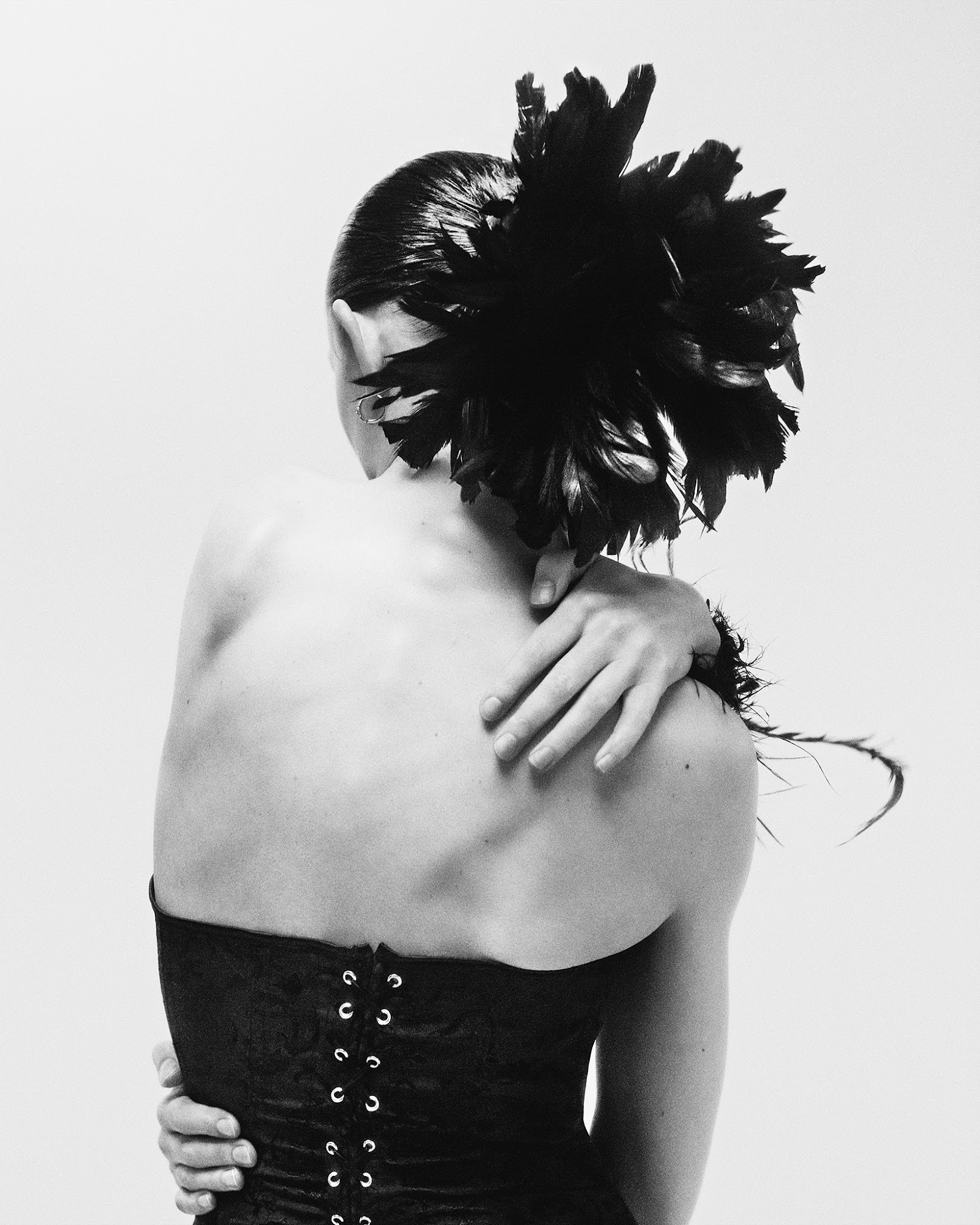 THE MANY FACES OF ALICE — Look 3